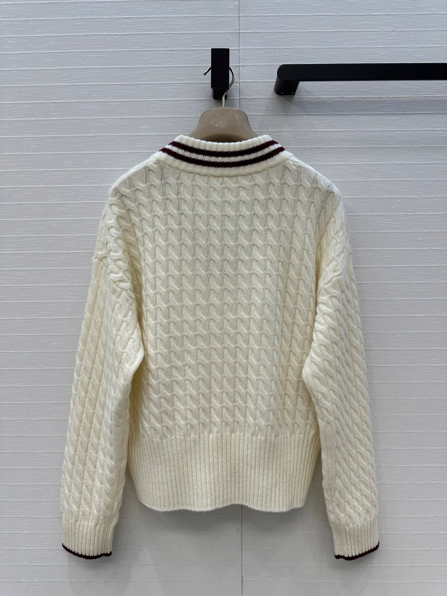 Brune 25fw knitted sweater