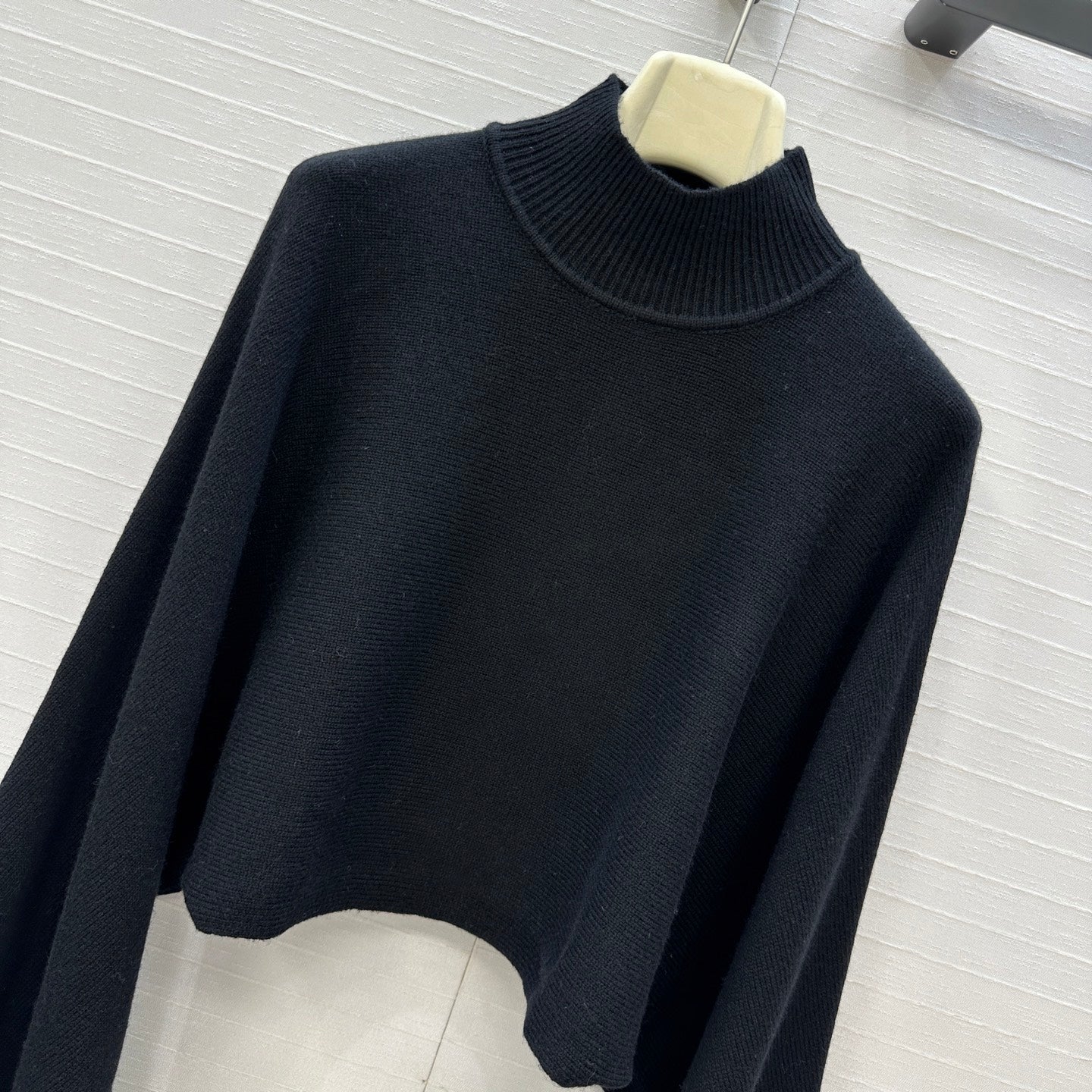 Alai 25fw knitted somck