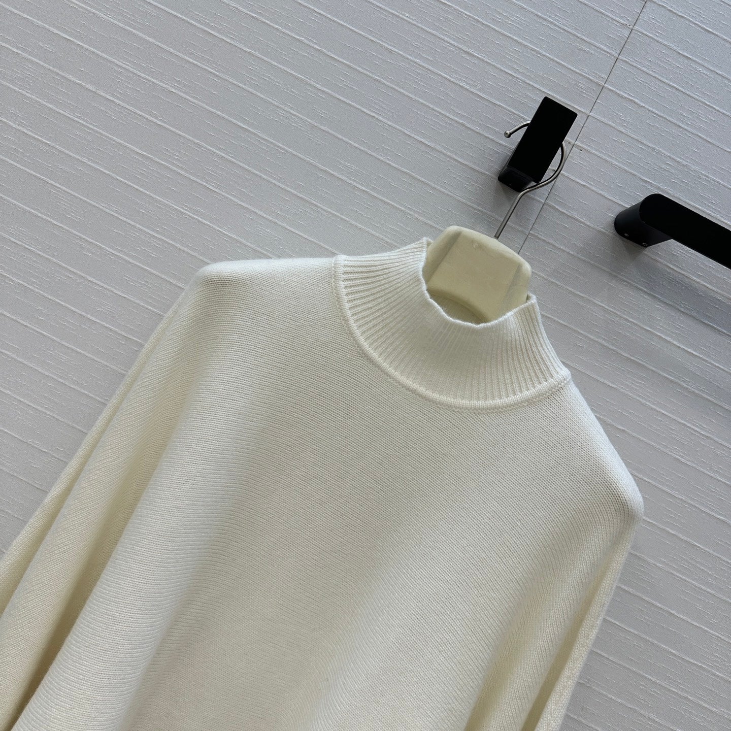 Alai 25fw knitted somck