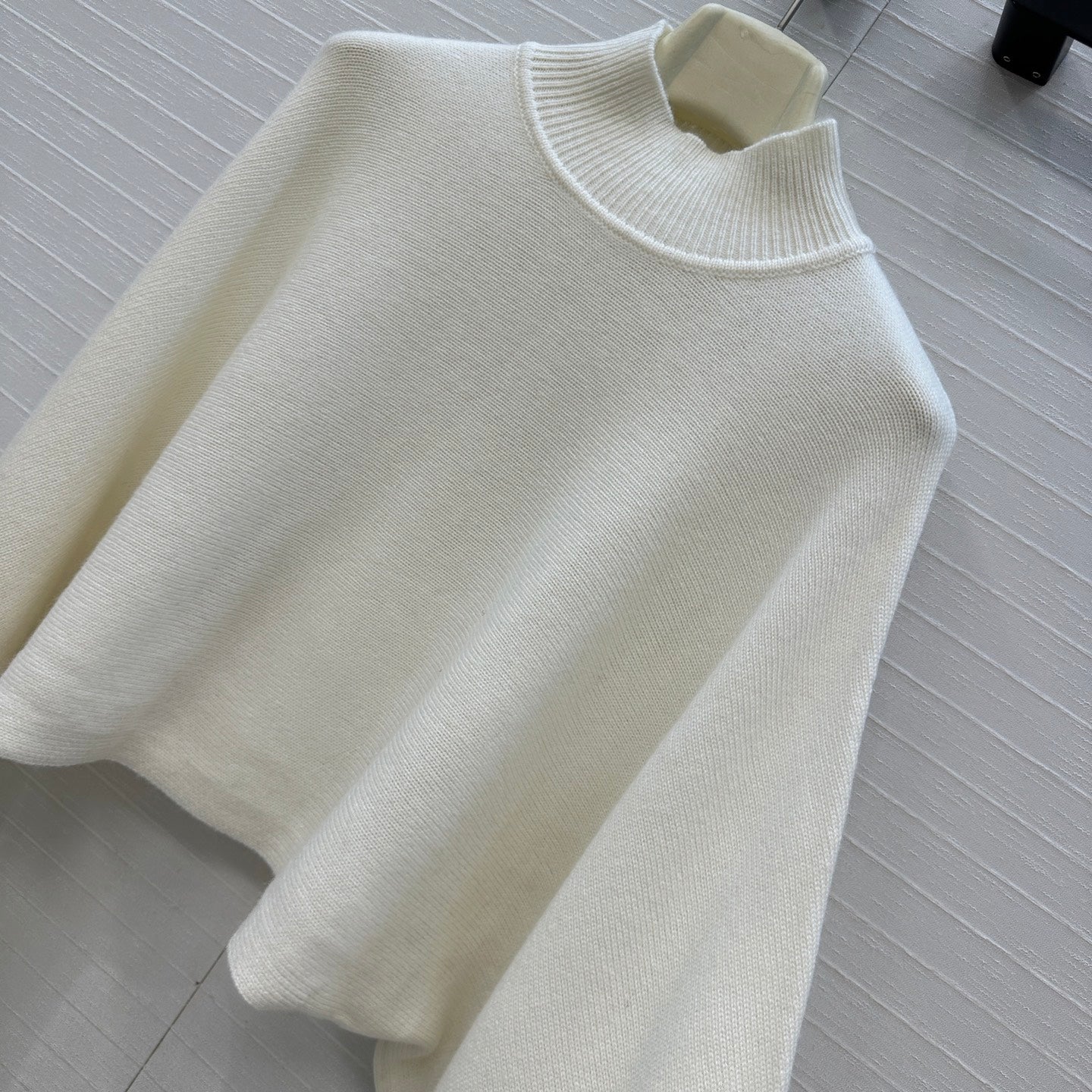 Alai 25fw knitted somck