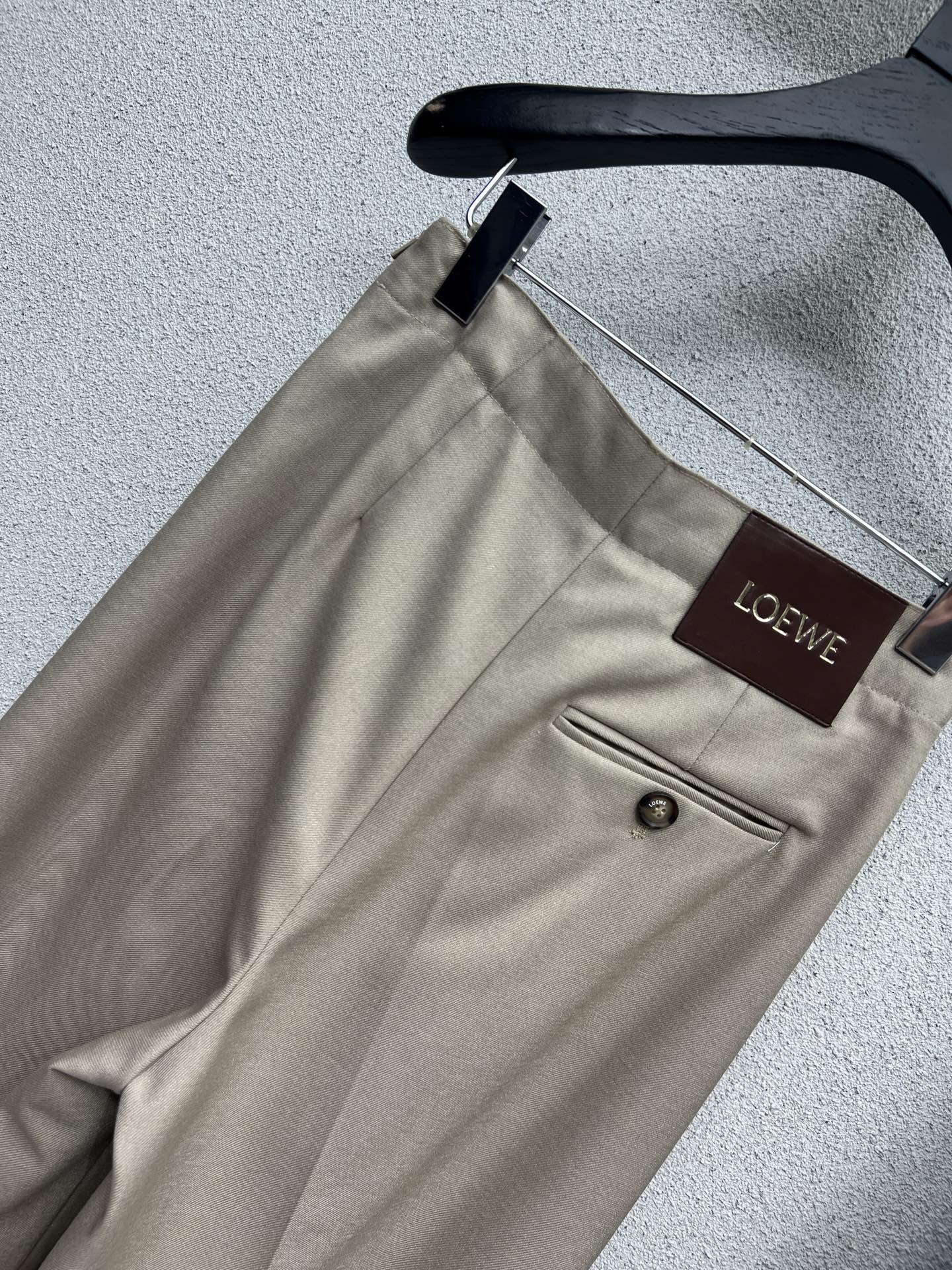 Loe 25fw all-match pants
