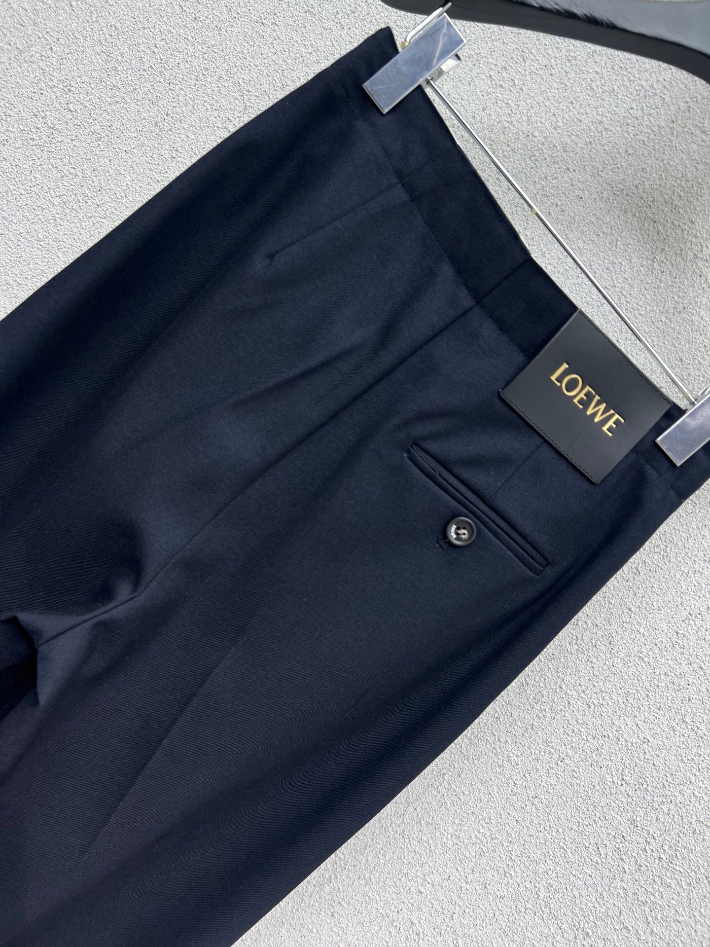 Loe 25fw all-match pants