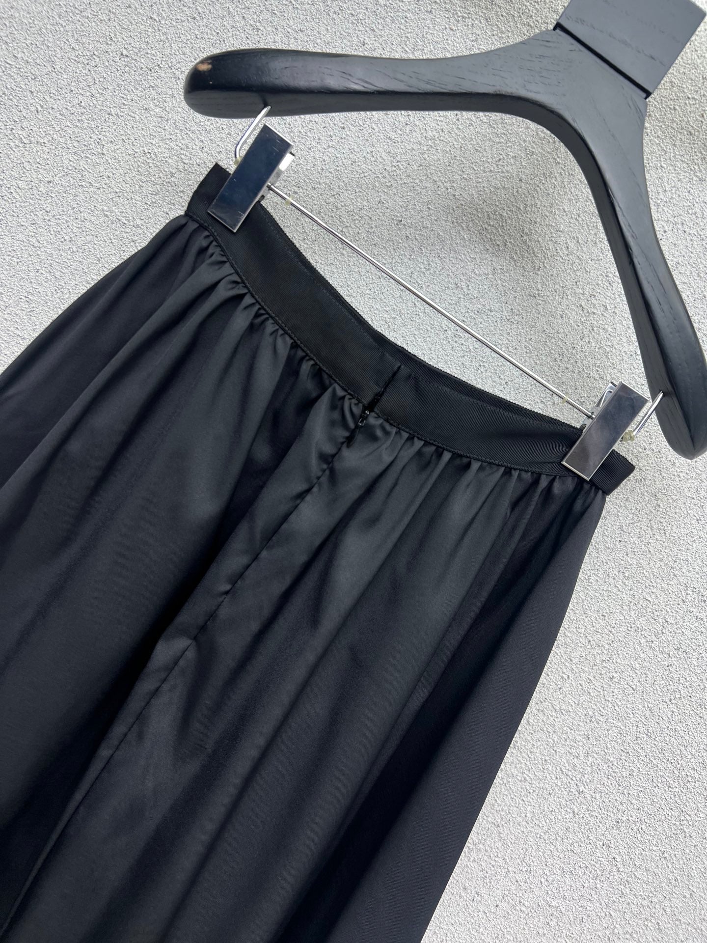 CD 25fw pleated skirts