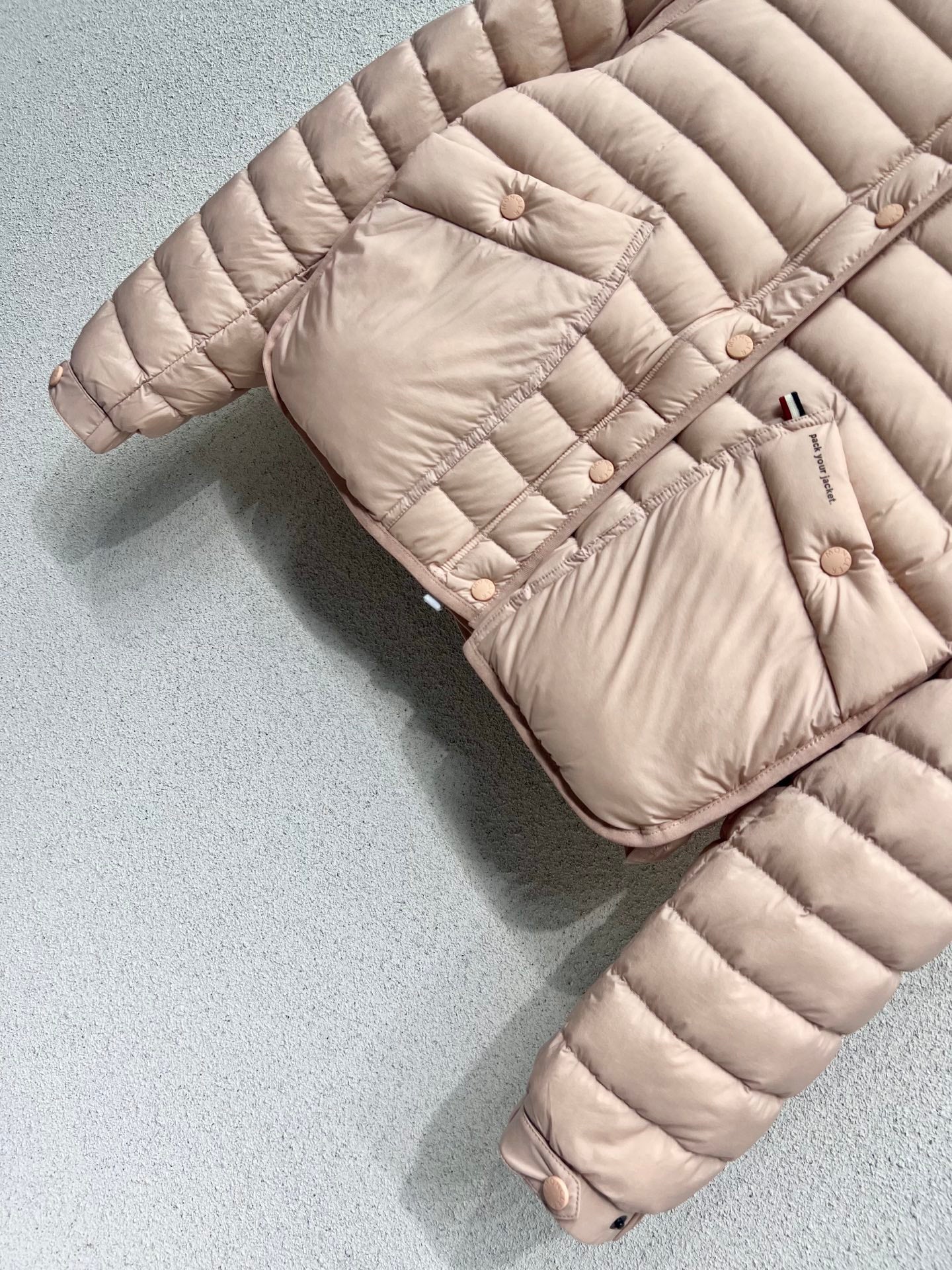 Mon 25fw down jacket
