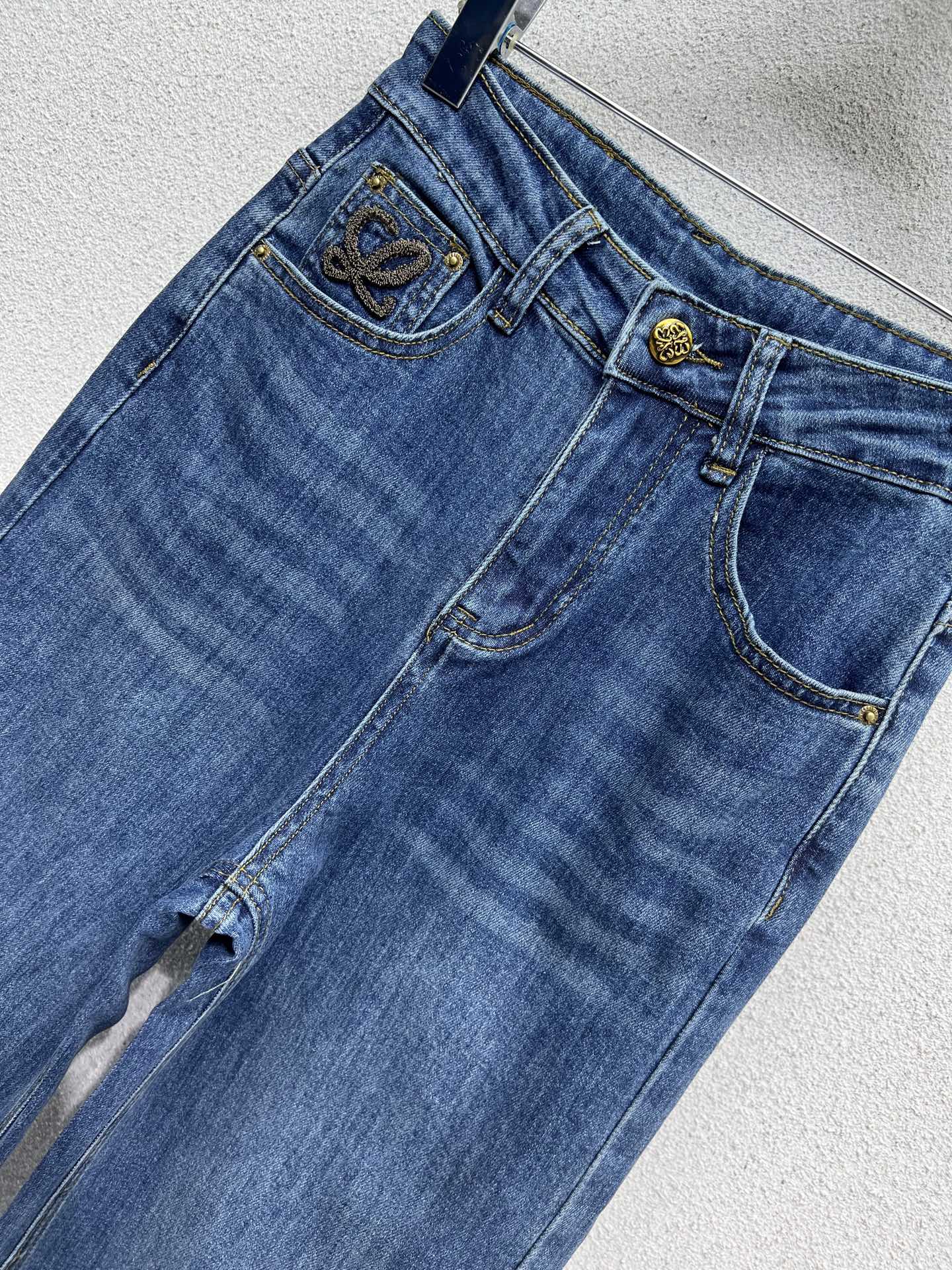Loe 25fw embroidered jeans