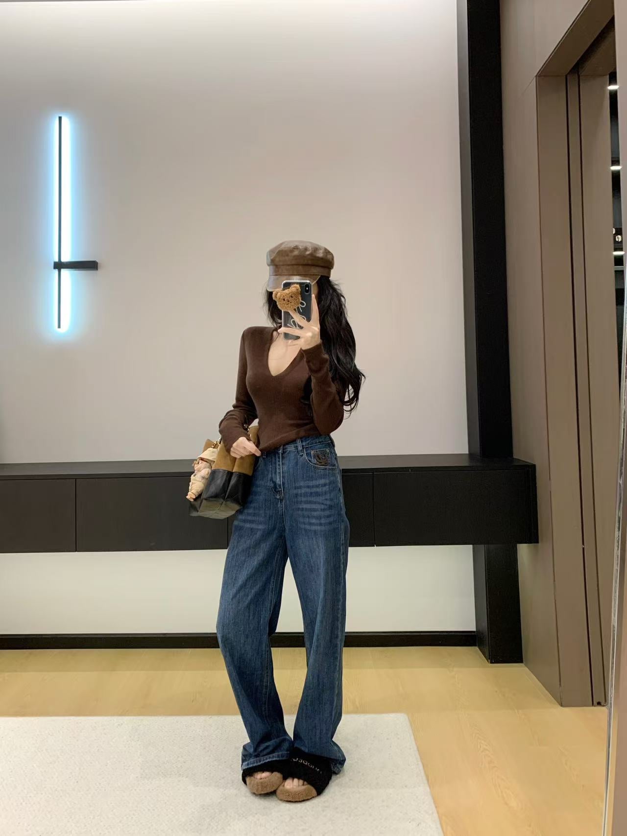 Loe 25fw embroidered jeans