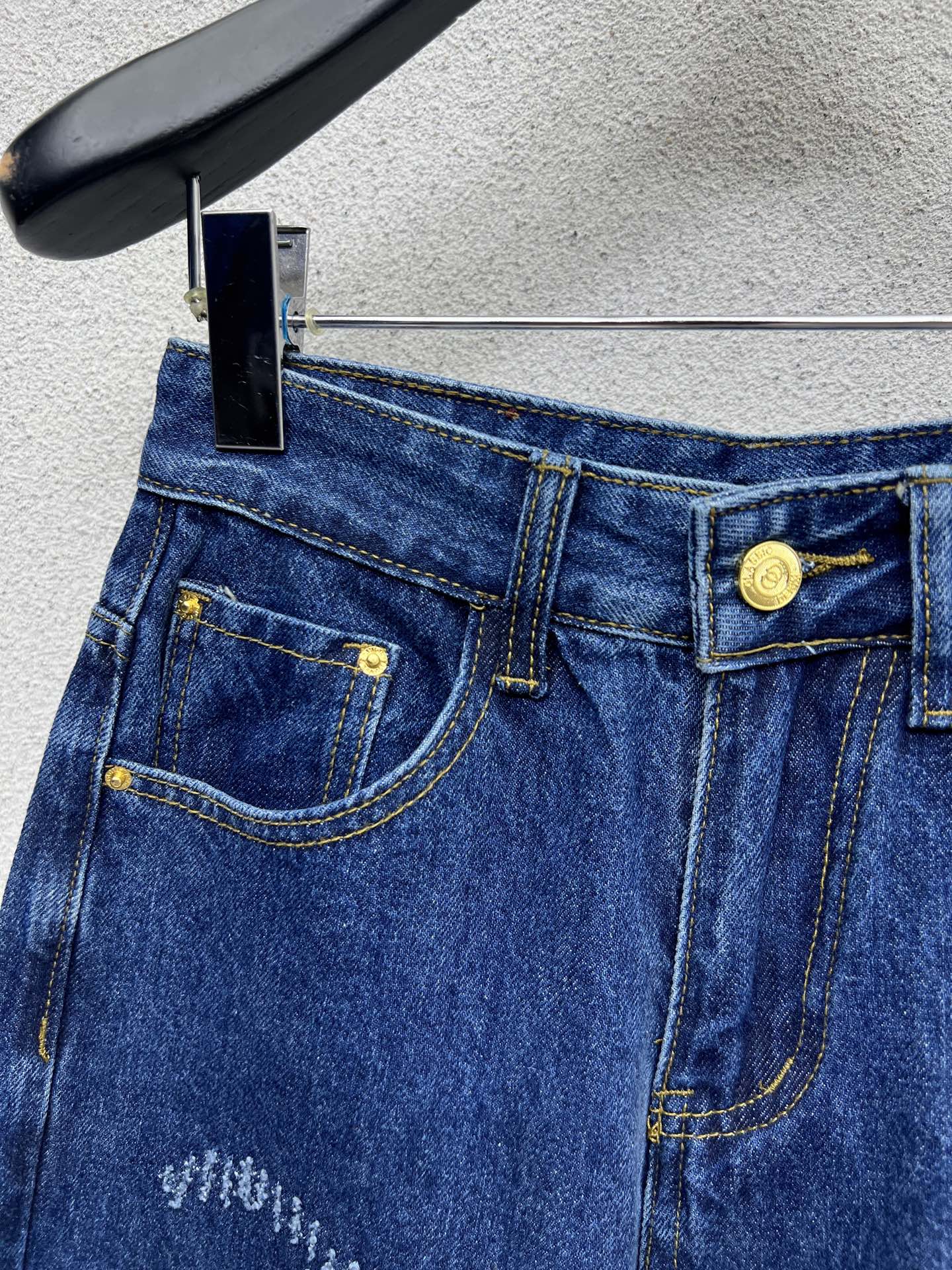 Guc 25fw embroidered jeans