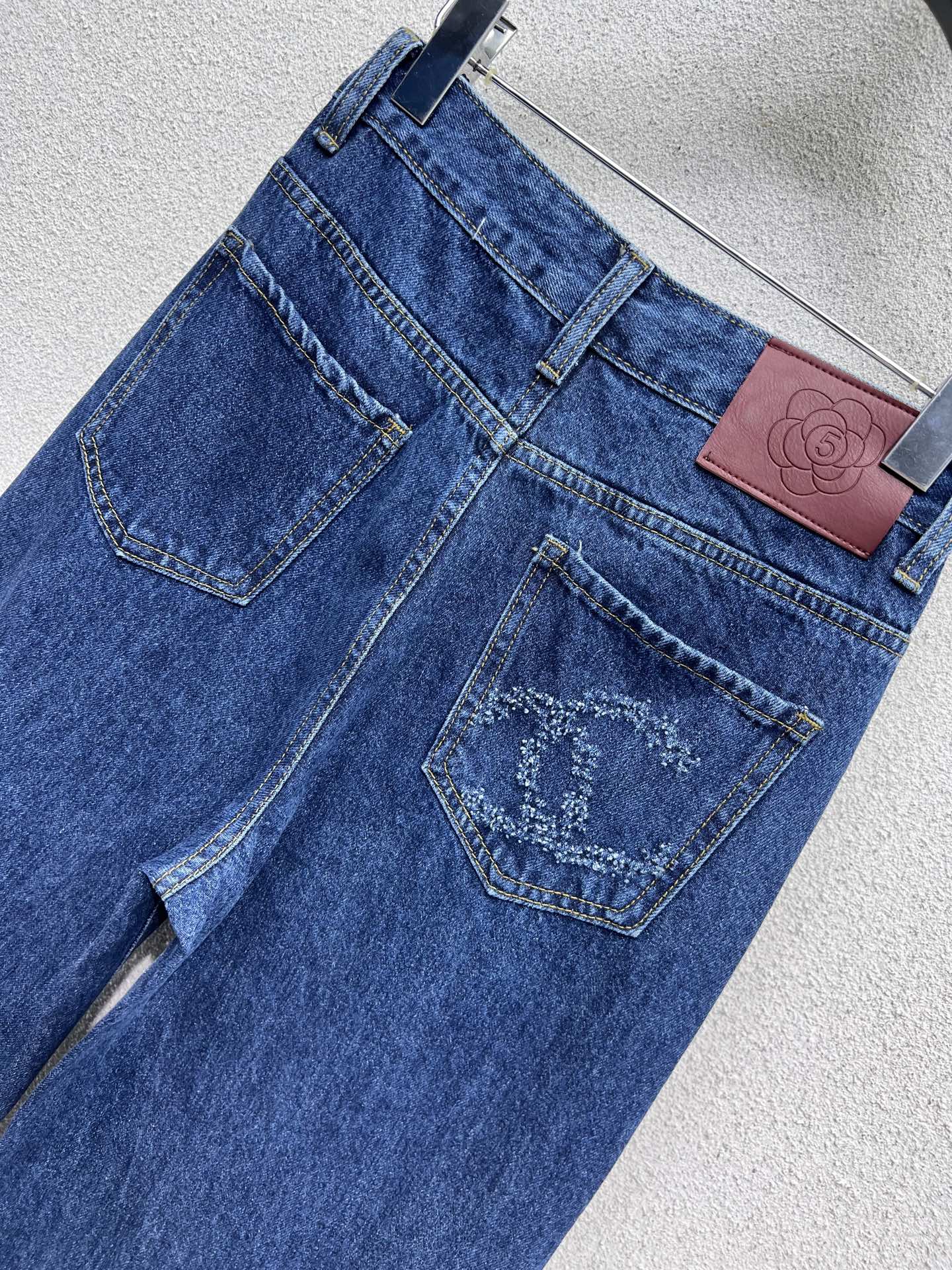 Guc 25fw embroidered jeans