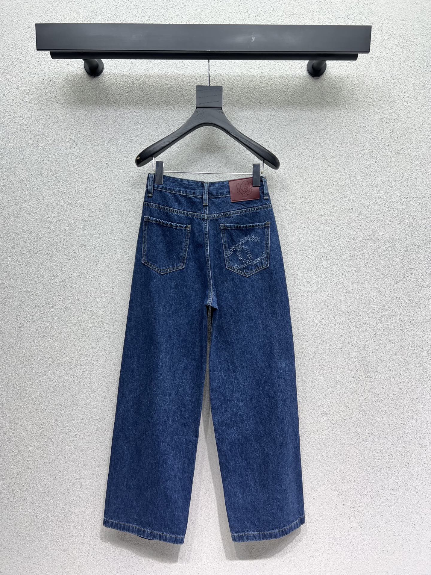 Guc 25fw embroidered jeans
