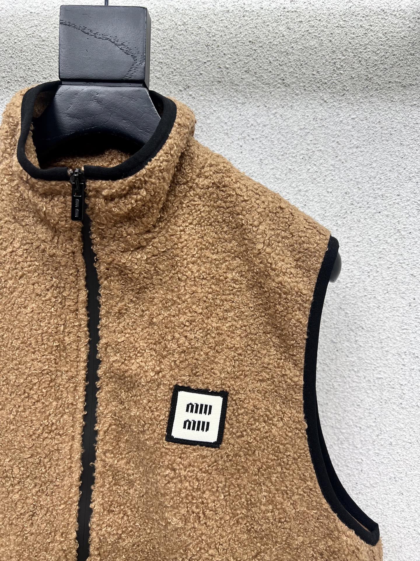 Miu 25fw cashmere vest