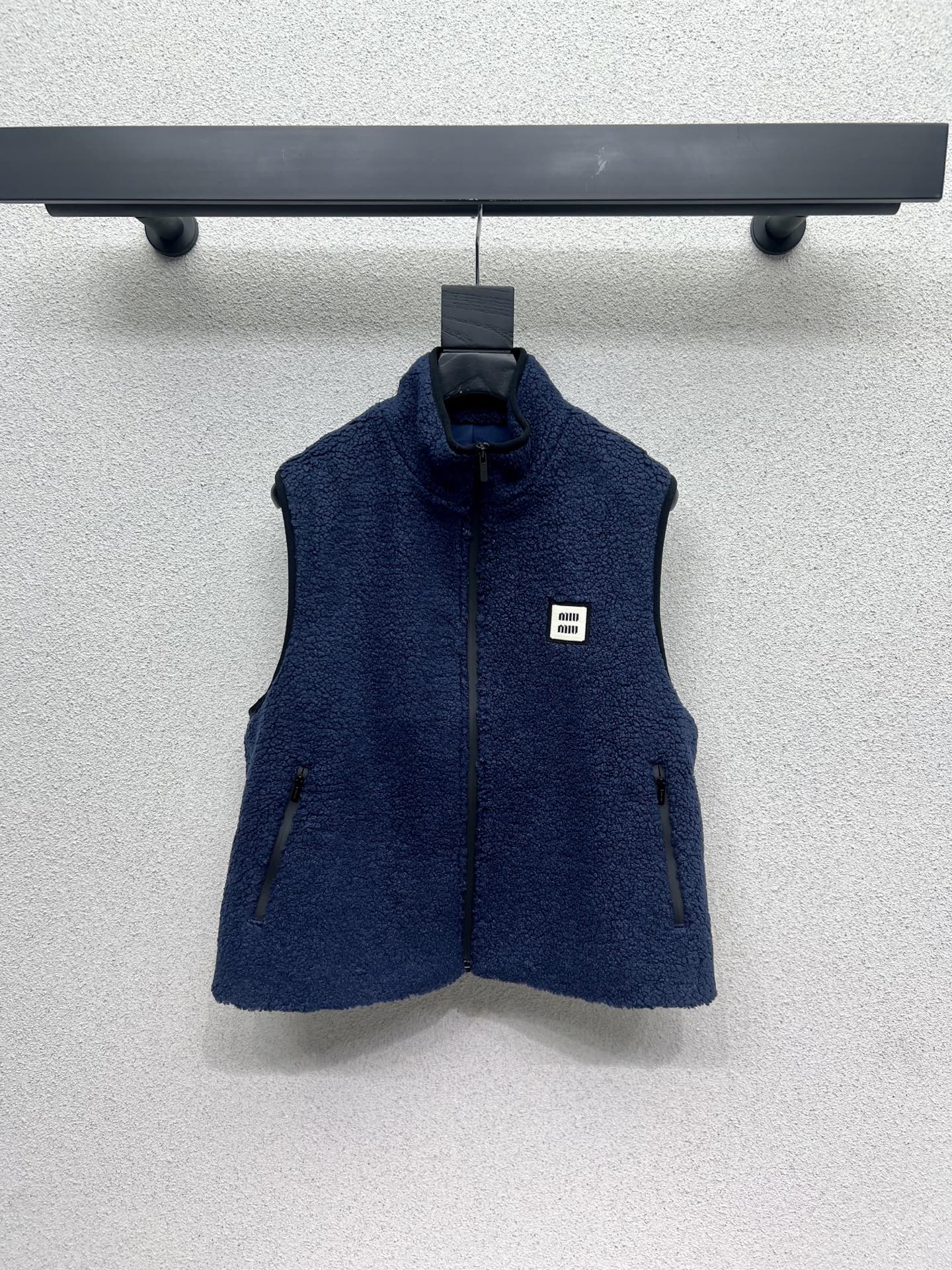 Miu 25fw cashmere vest