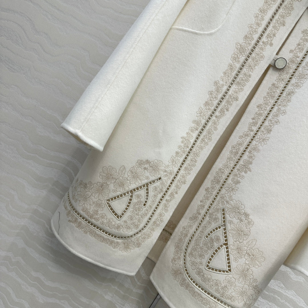 Herm 25f embroidered coat