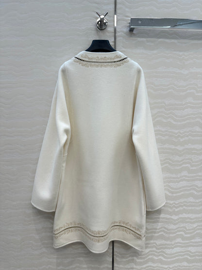 Herm 25f embroidered coat
