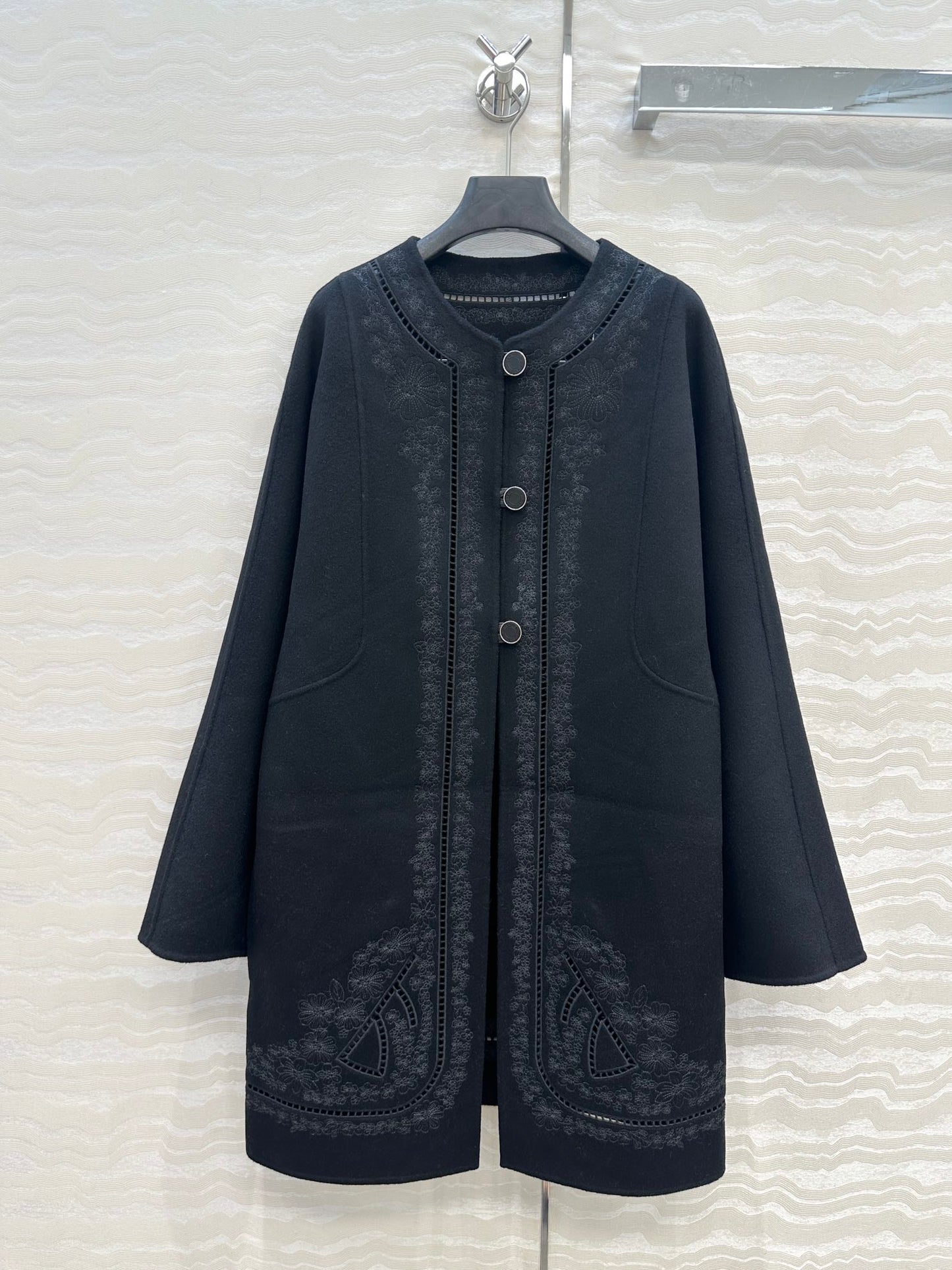 Herm 25f embroidered coat