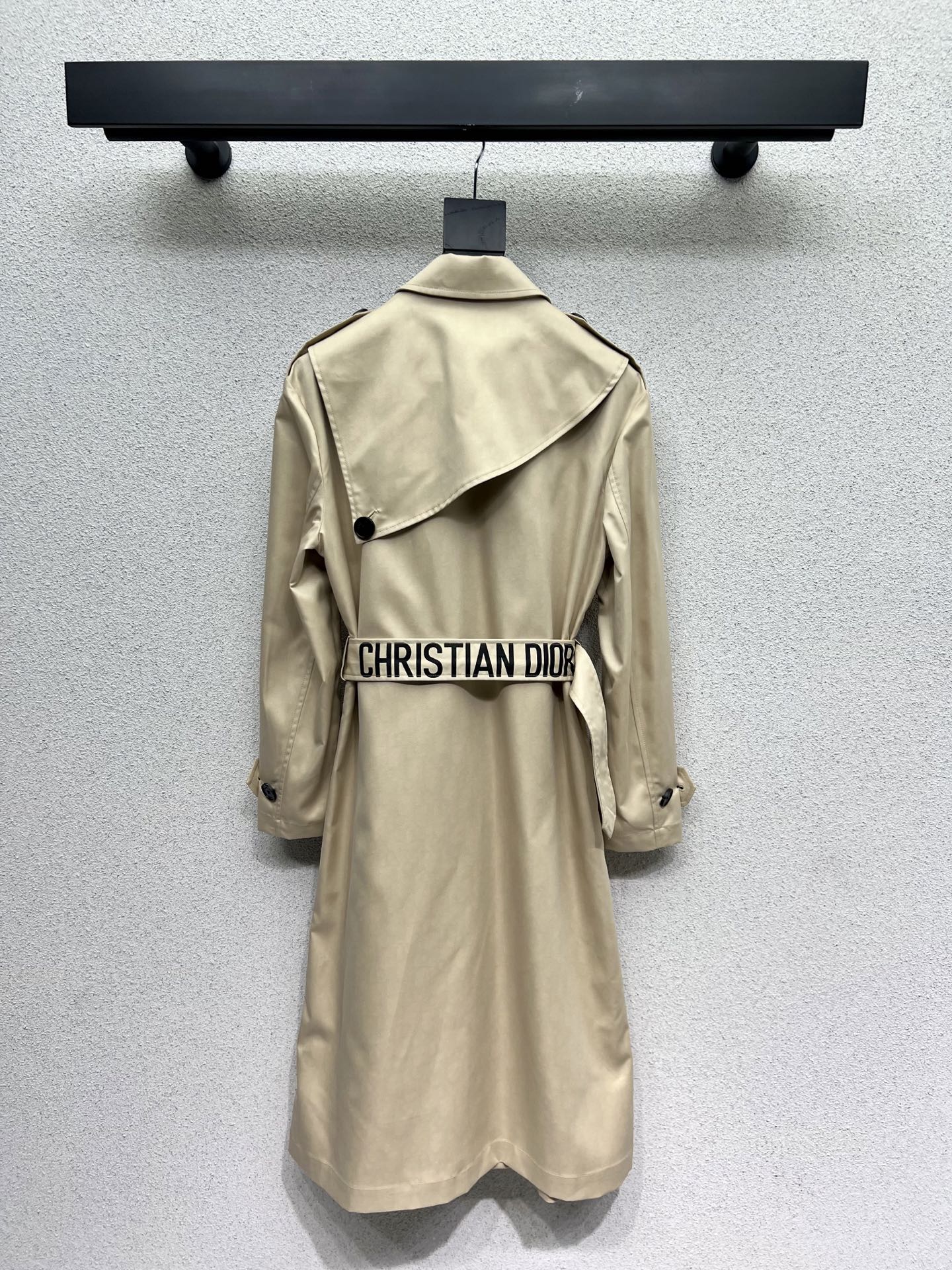 CD 25fw trench coat