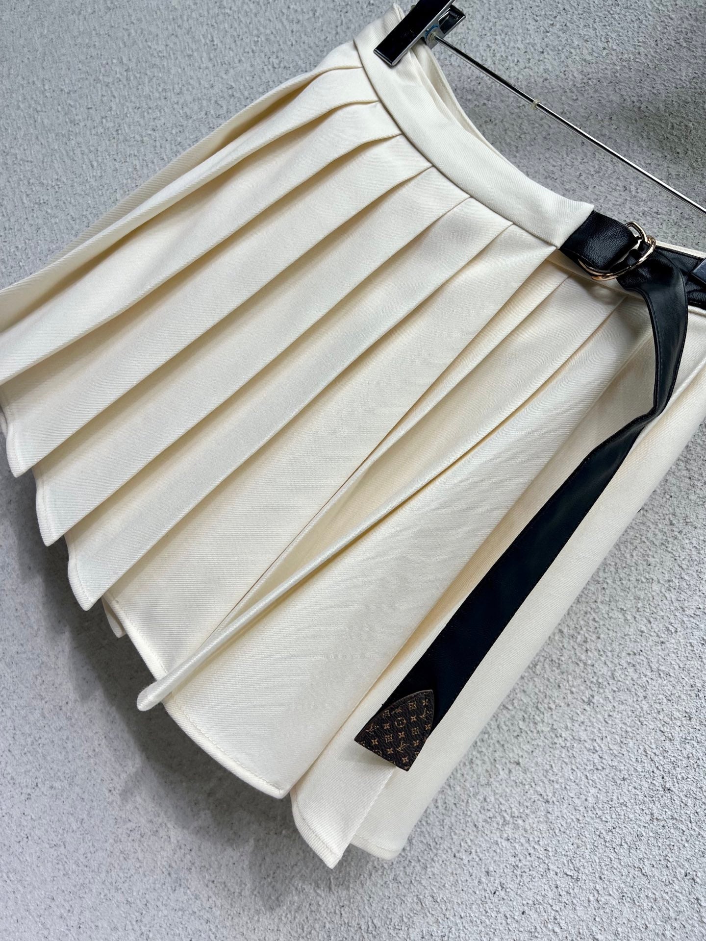 Louis 25fw all-match skirts