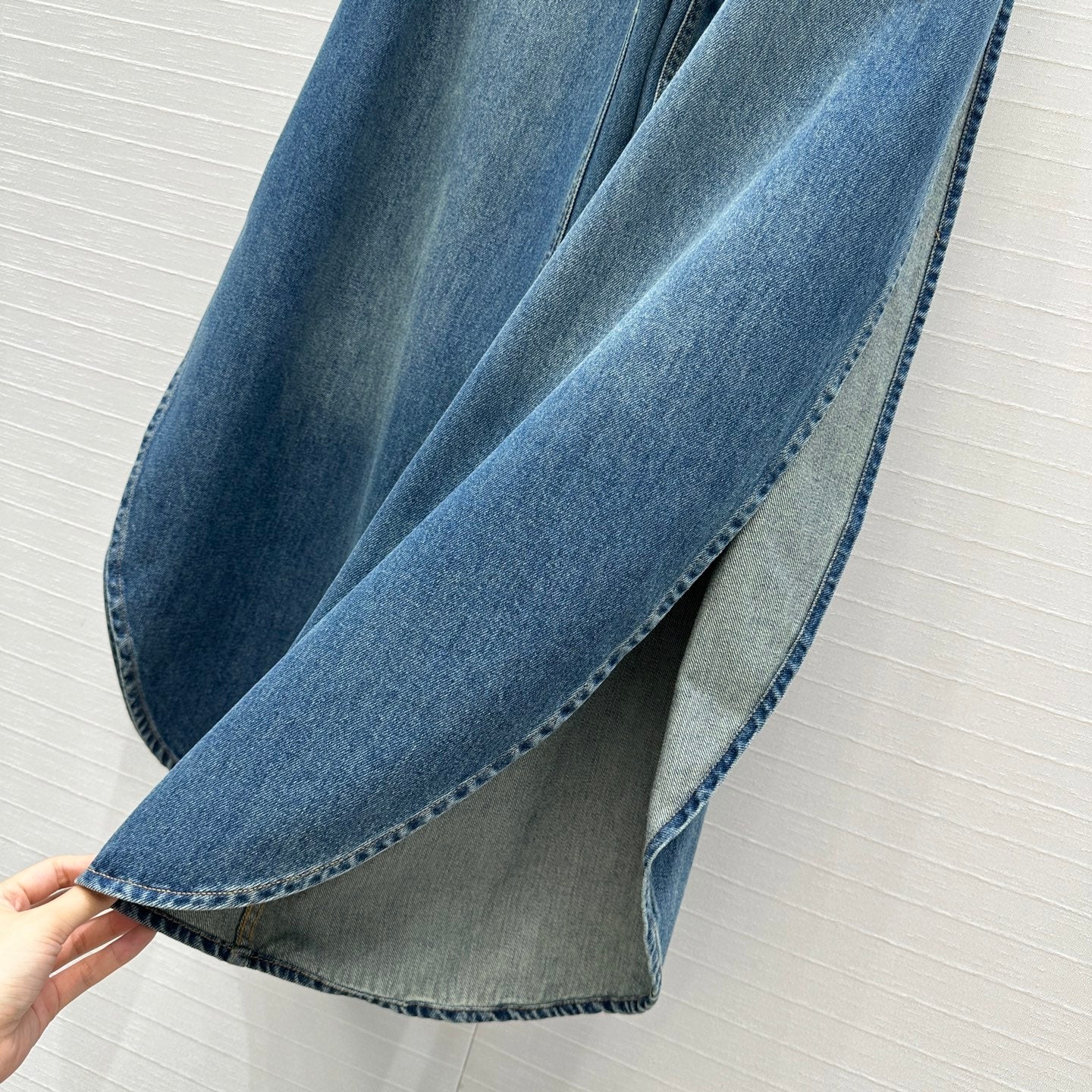 Alai 25fw all-match jeans