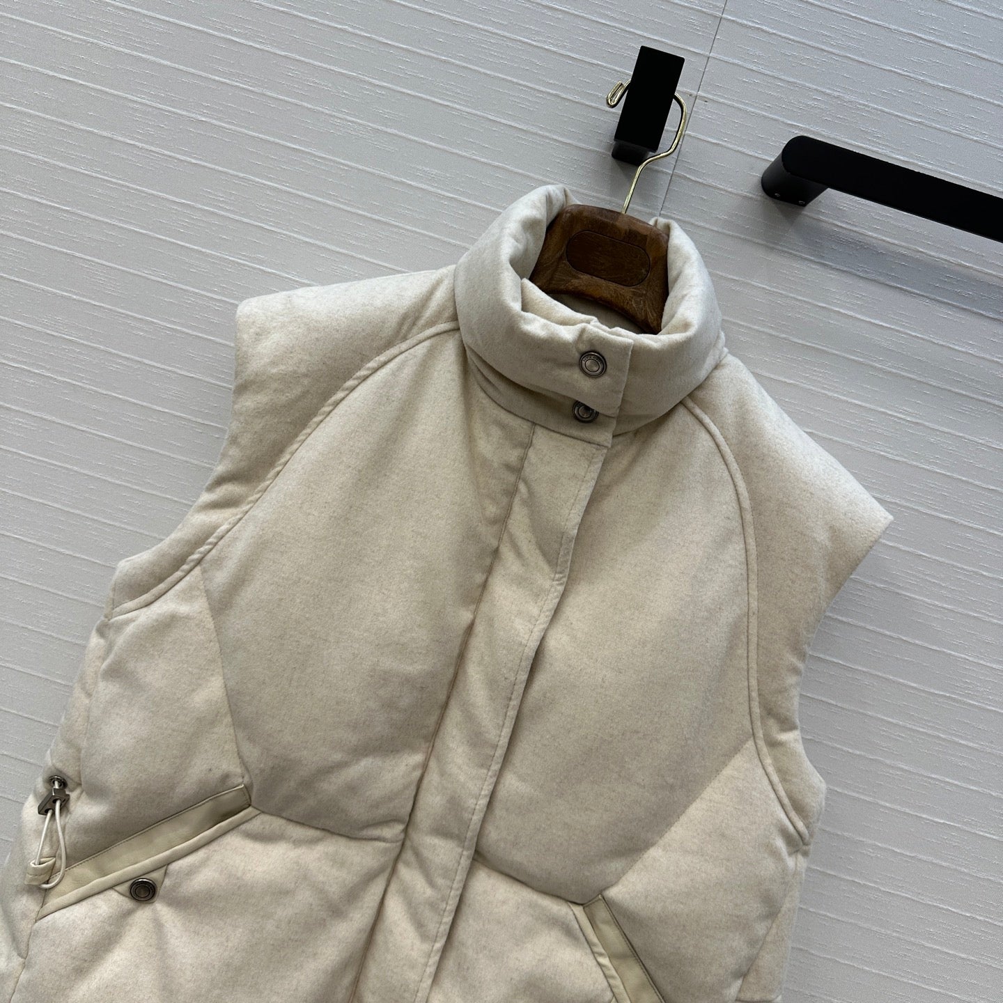 Loro 25fw all-match vest