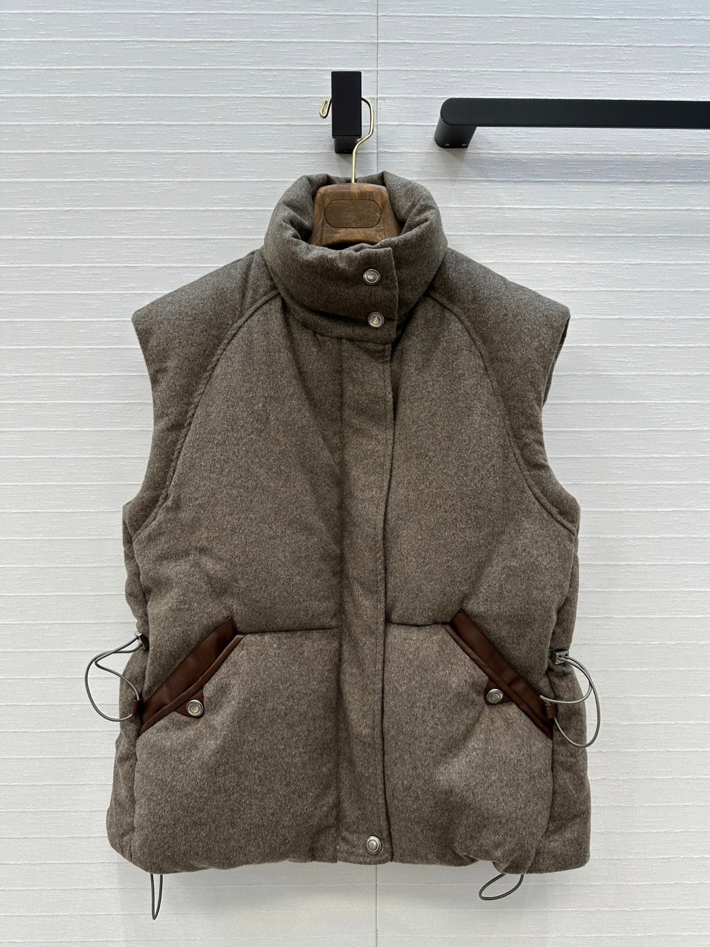Loro 25fw all-match vest