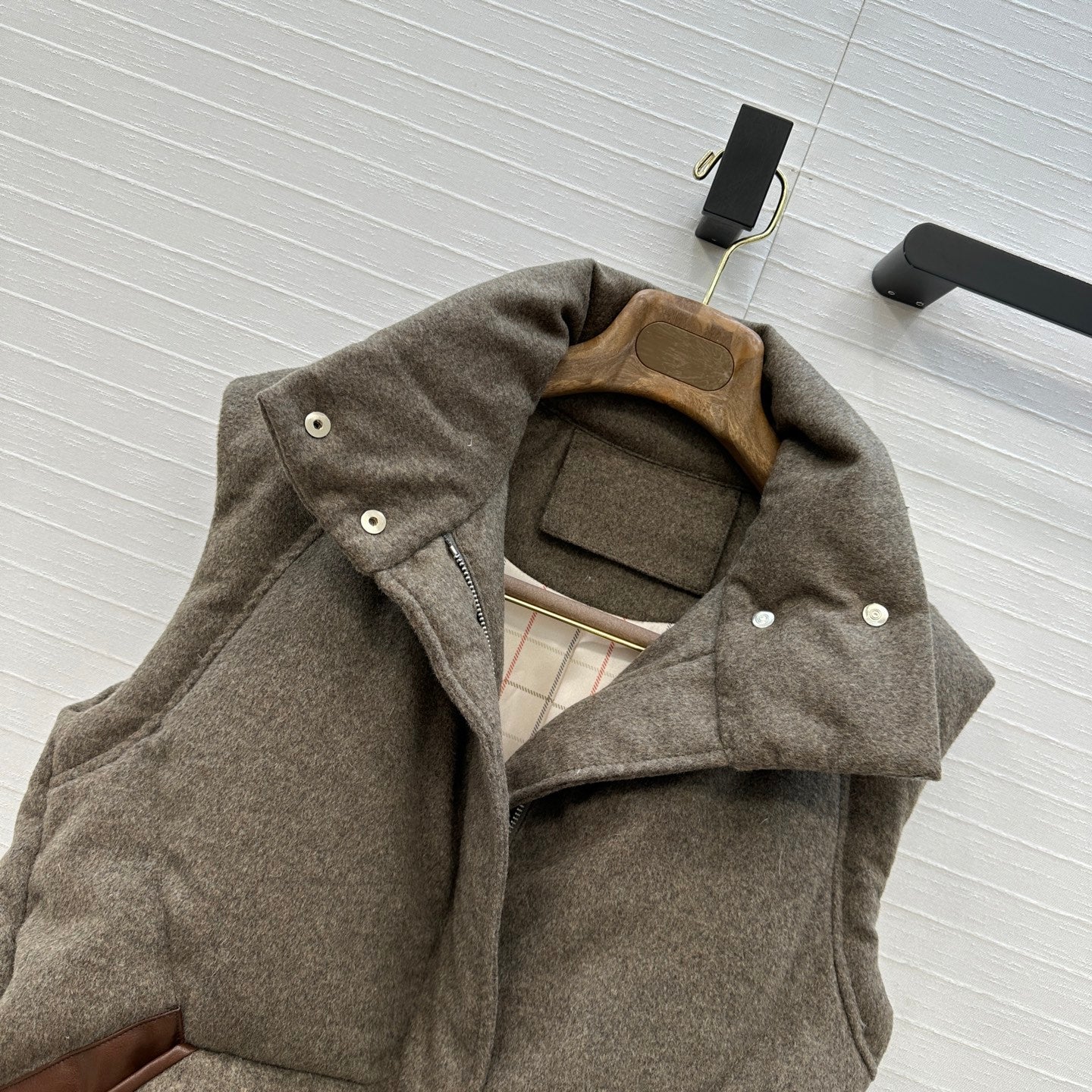 Loro 25fw all-match vest