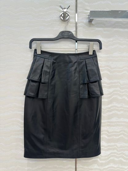 Louis 25fw leather skirt