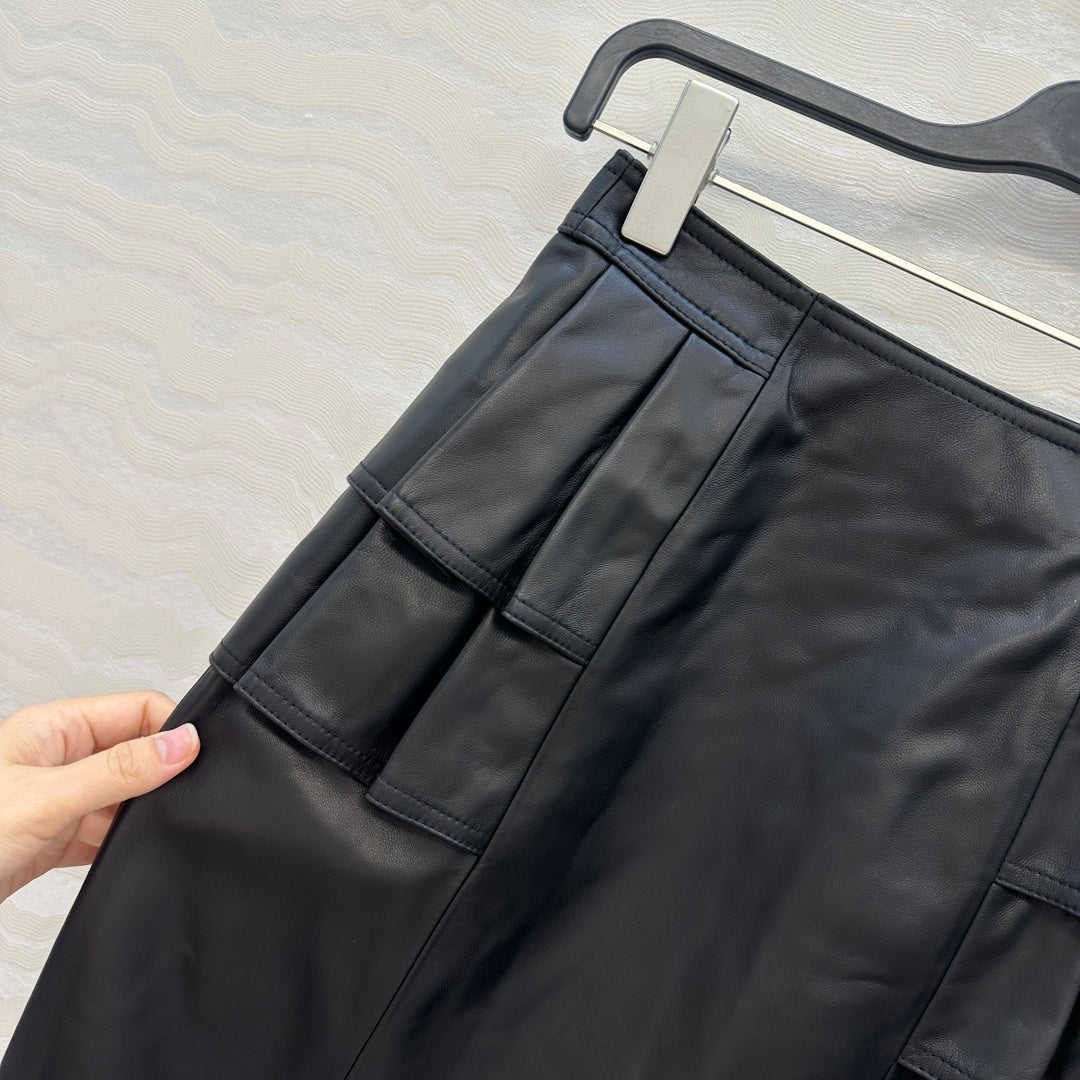 Louis 25fw leather skirt
