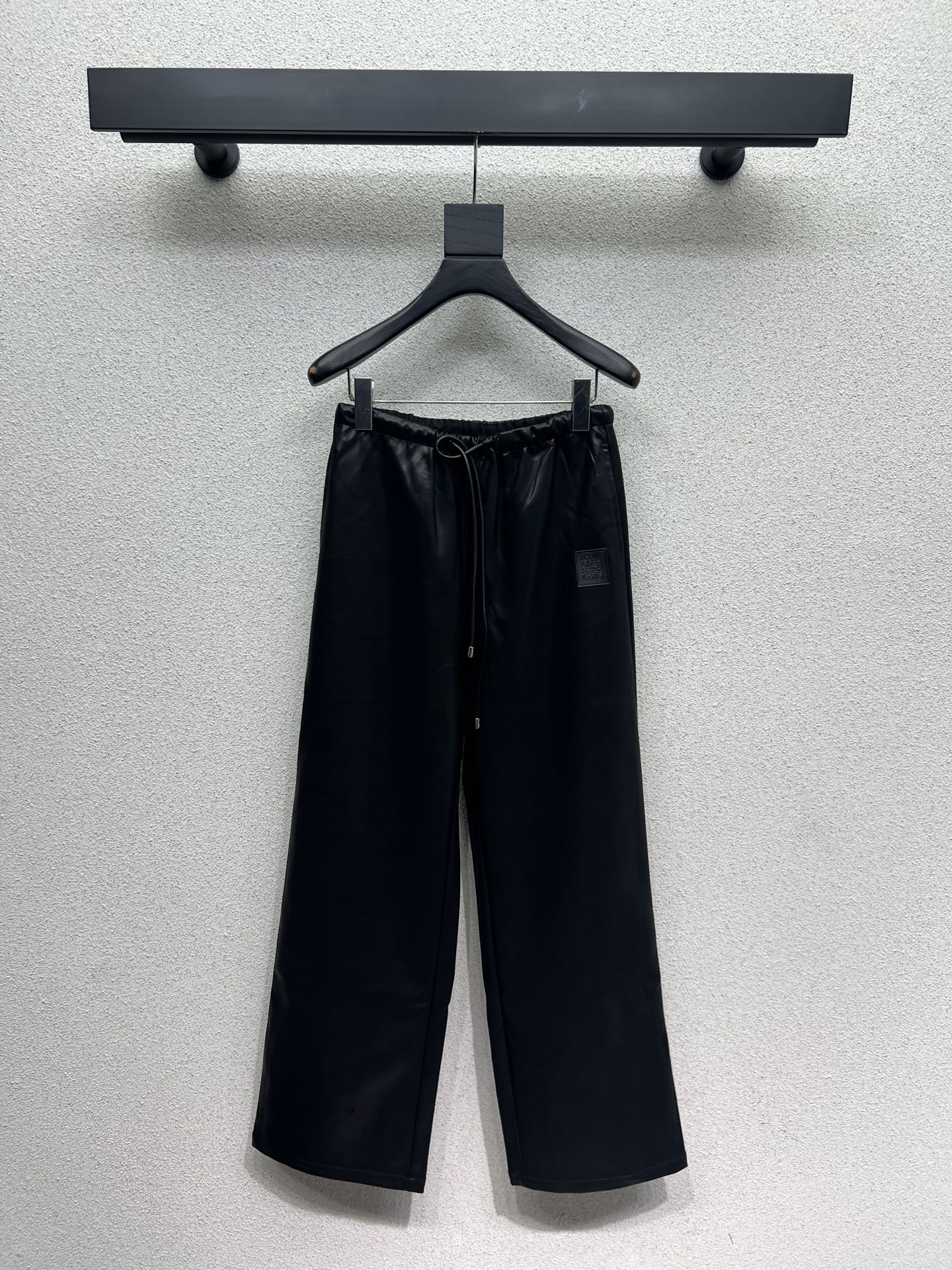Loe 25fw leather pants