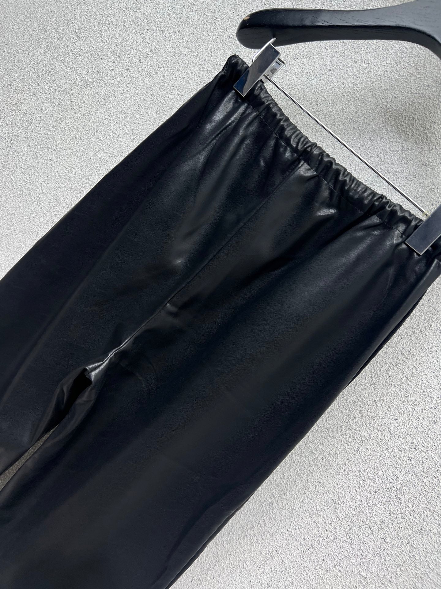Loe 25fw leather pants