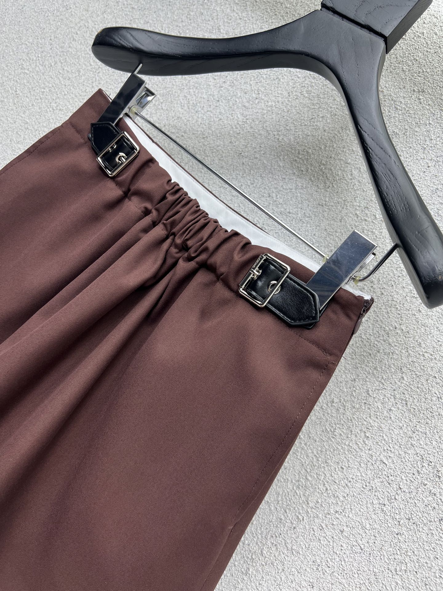 Loe 25fw pleated skirts