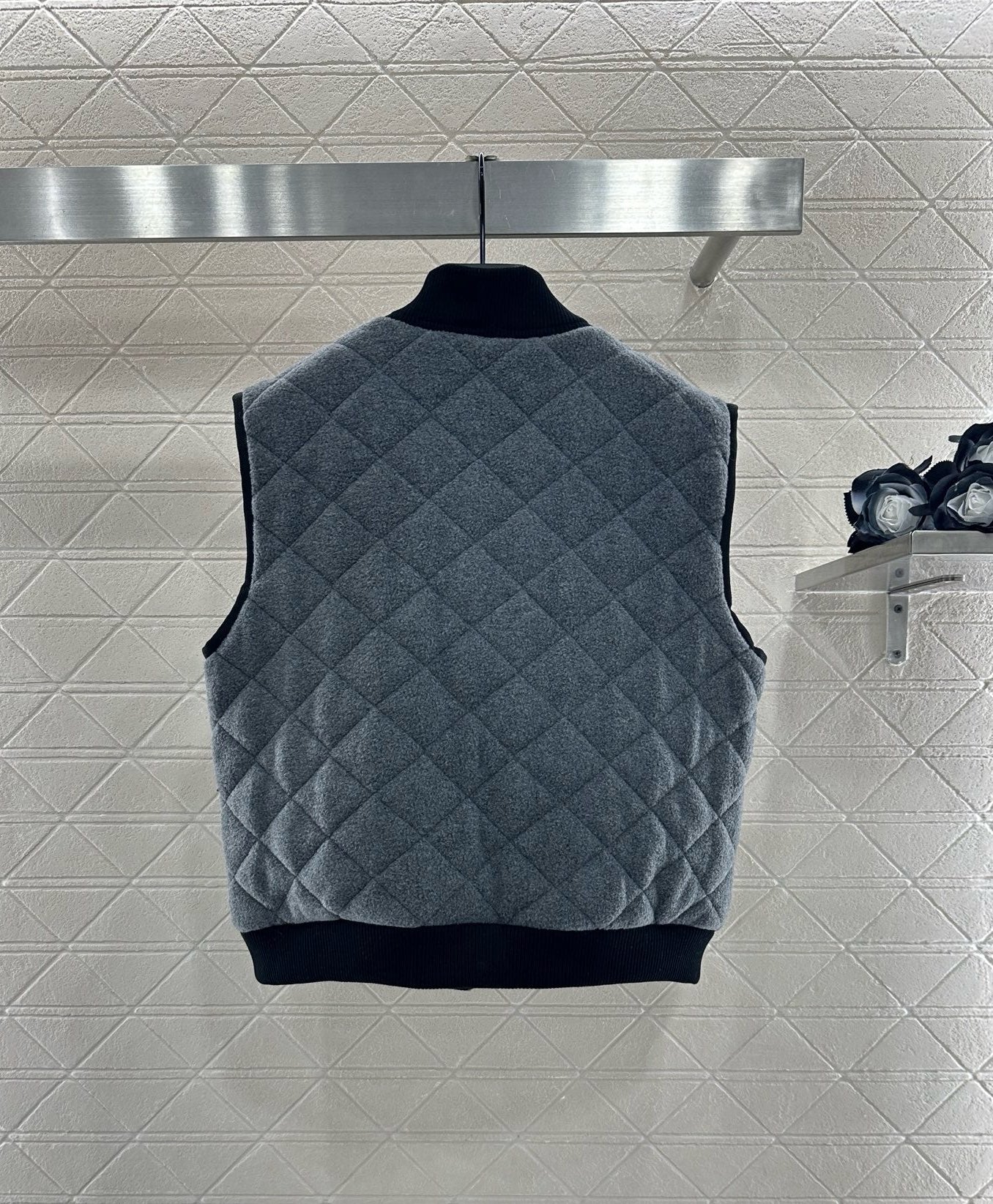 Miu 25fw all-match vest