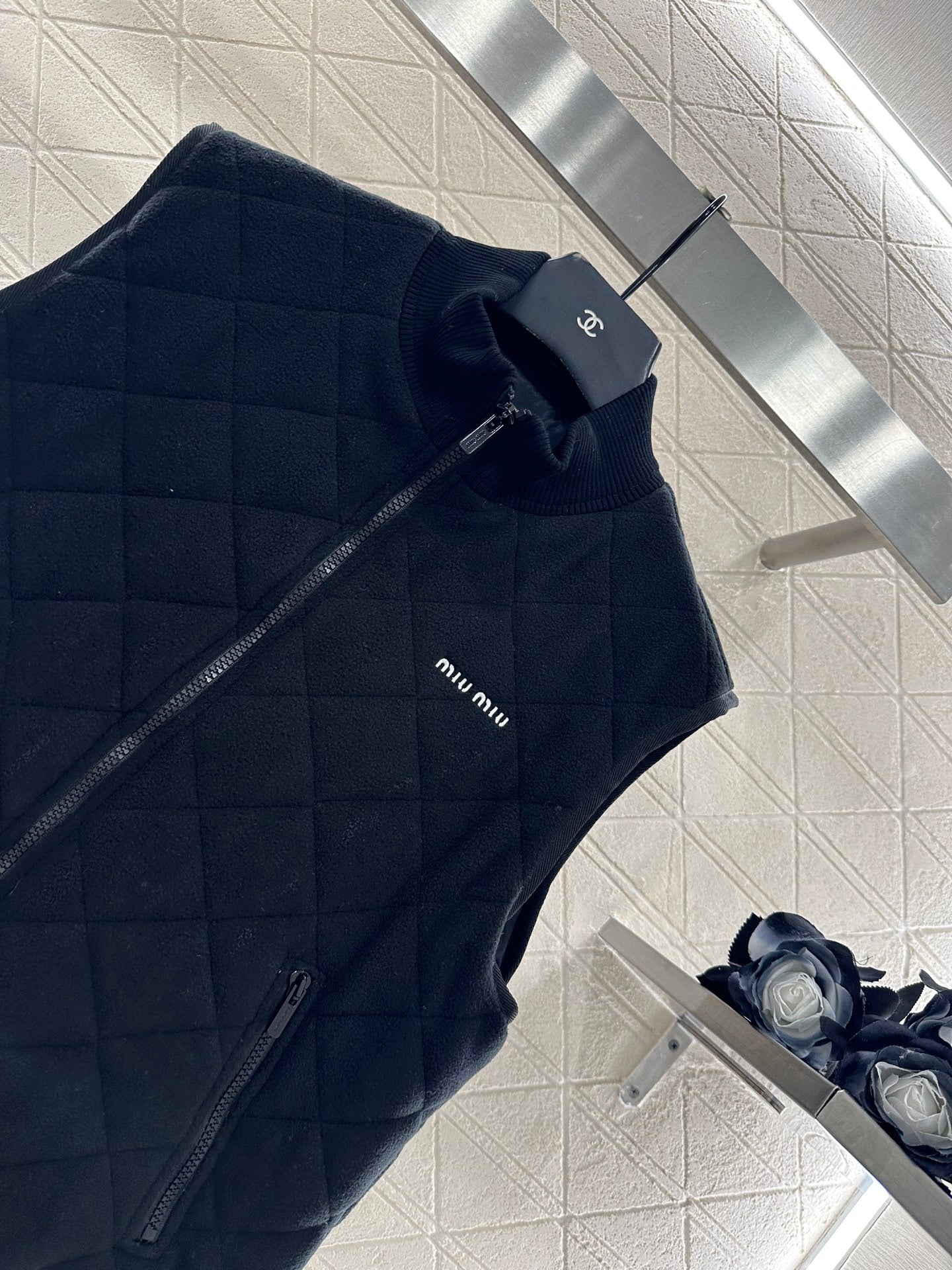 Miu 25fw all-match vest
