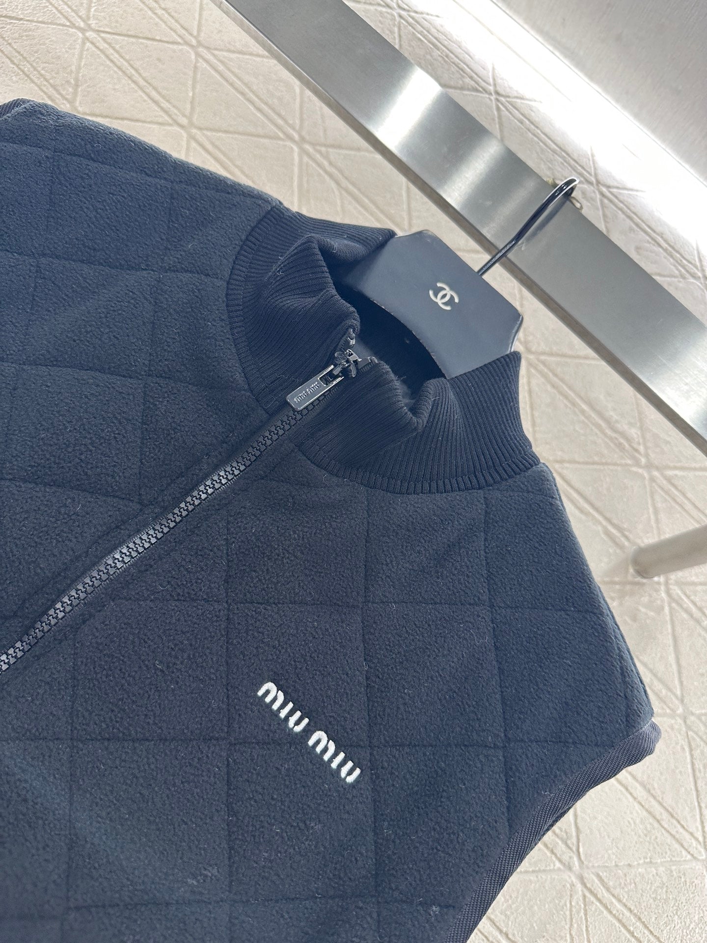 Miu 25fw all-match vest