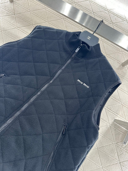 Miu 25fw all-match vest