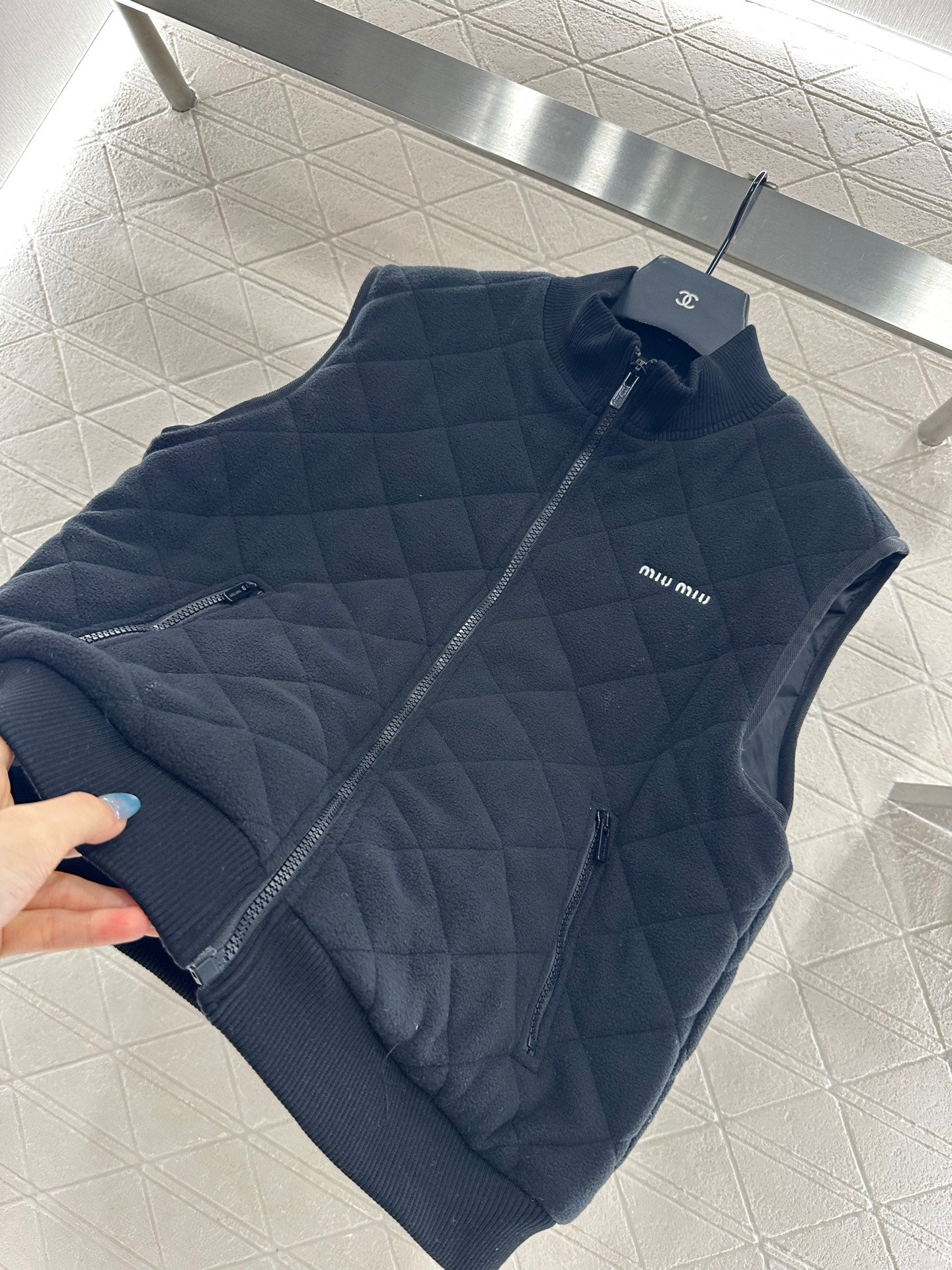 Miu 25fw all-match vest