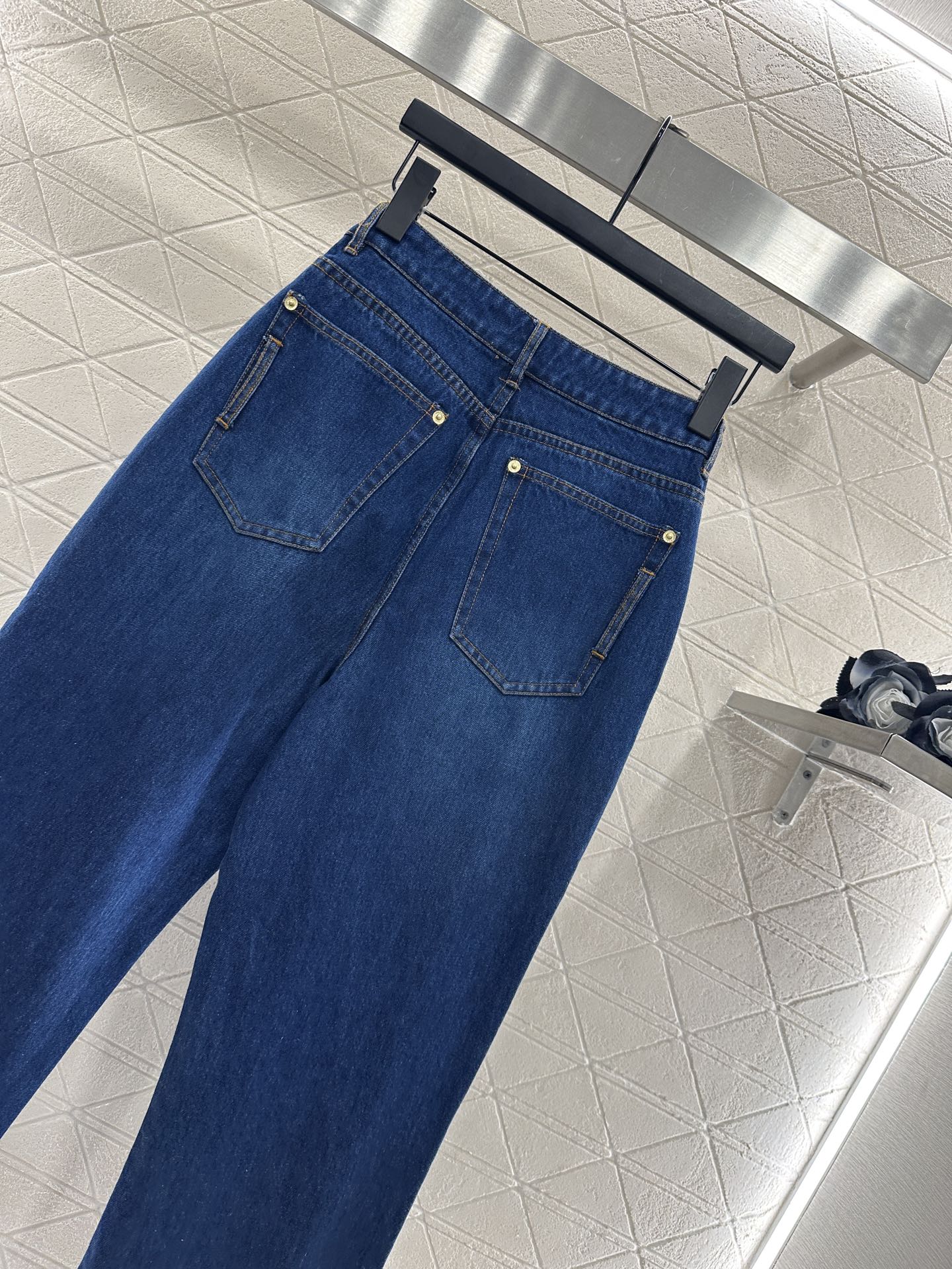 Louis 25fw all-match jeans