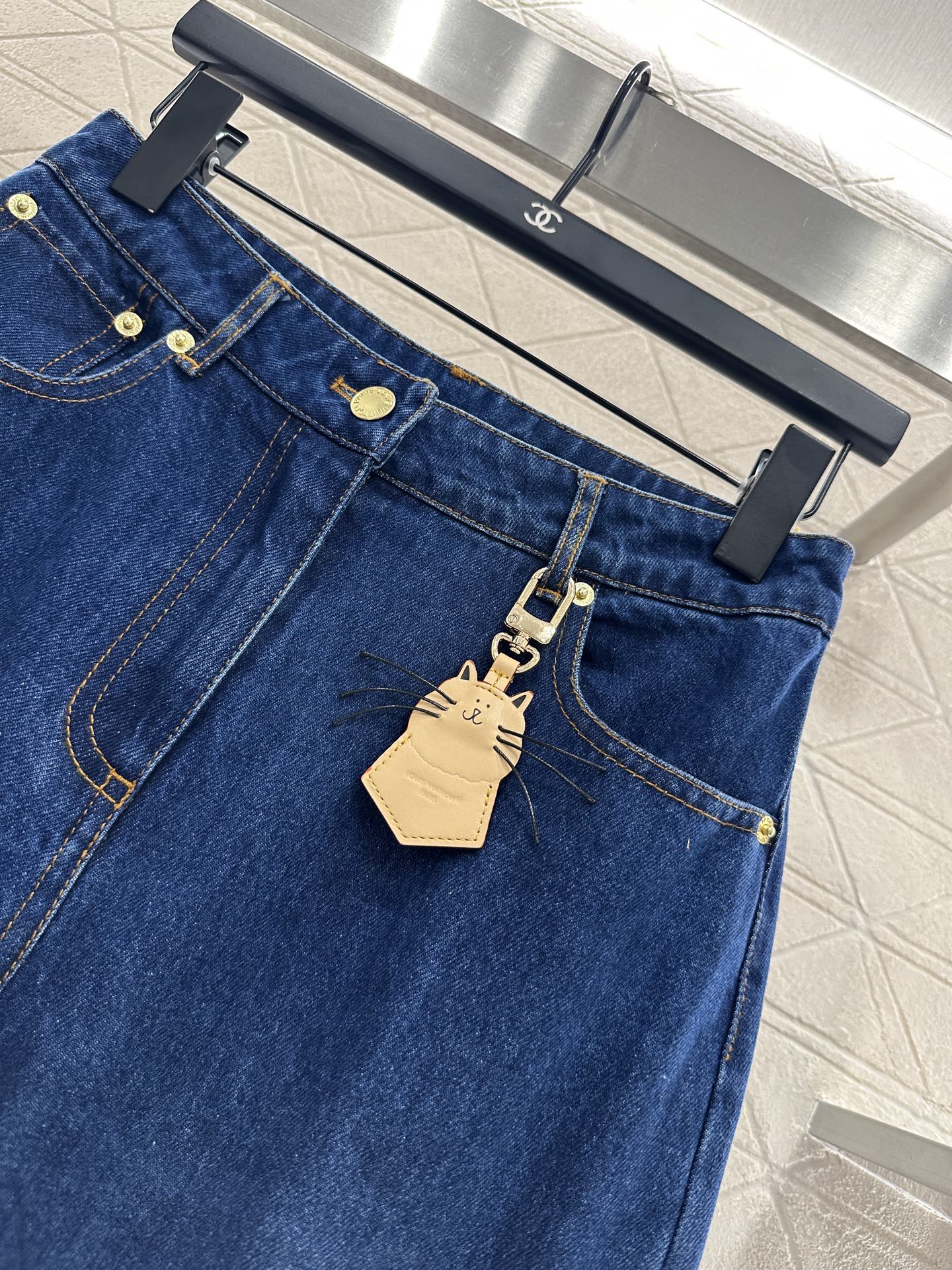 Louis 25fw all-match jeans
