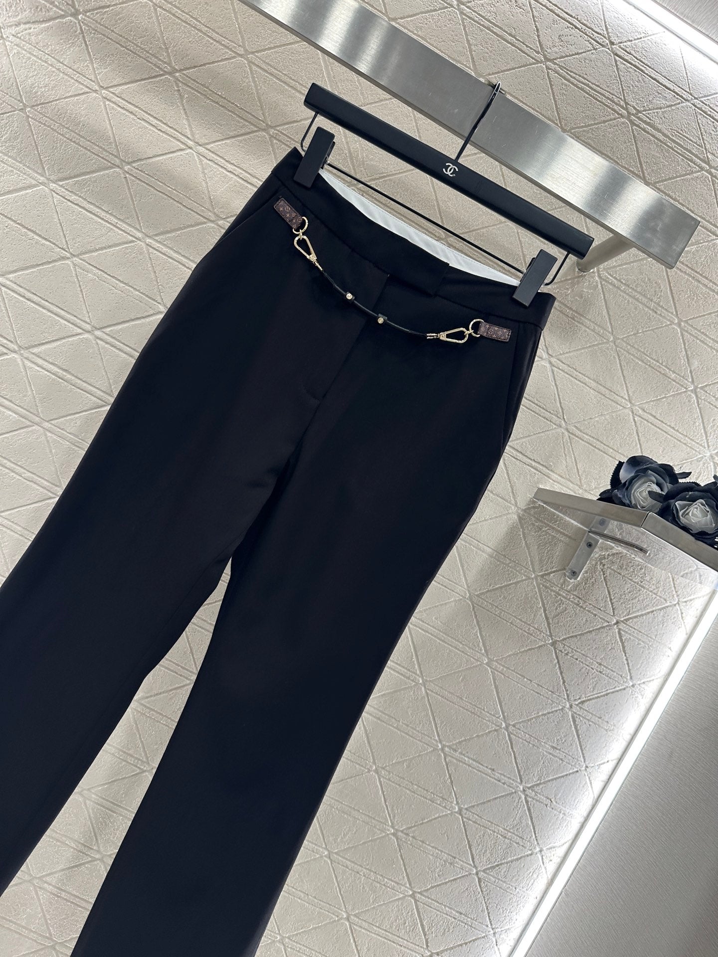 Louis 25fw all-match pants