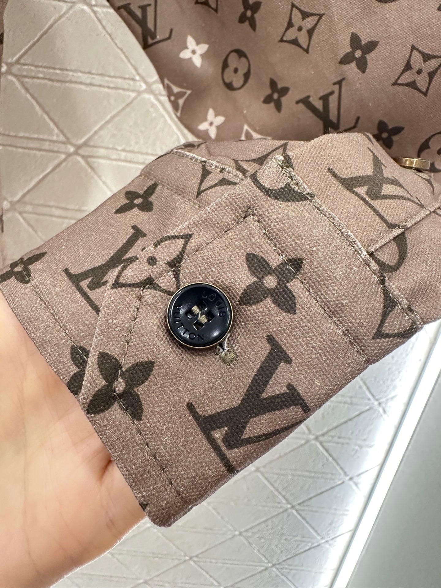 Louis 25fw leisure shirt
