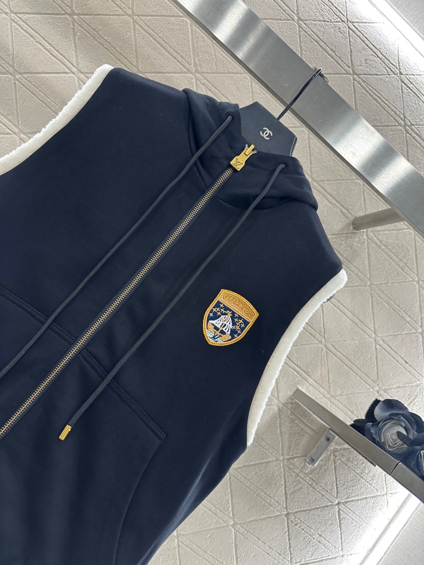 Louis 25fw reversible vest