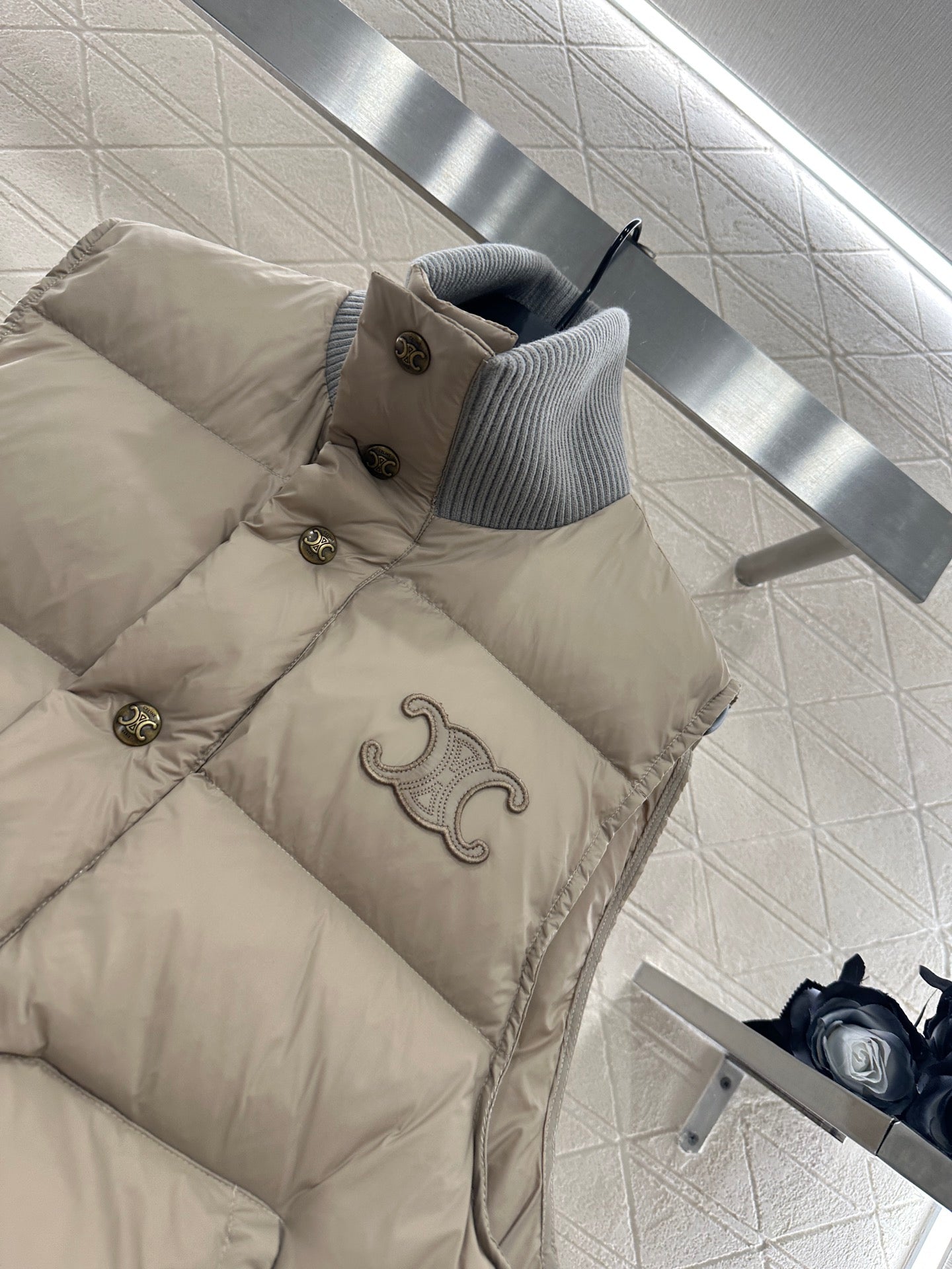 Cel 25fw down vest