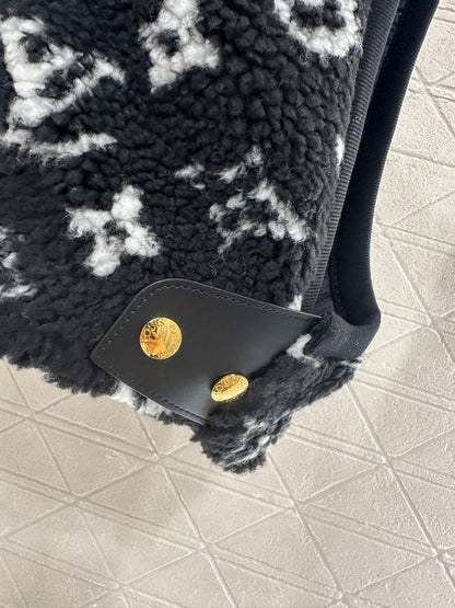 Louis 25fw all-match vest