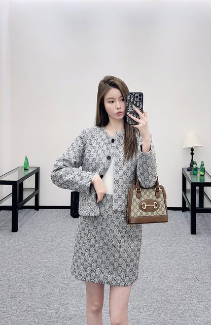 Guc 25fw all-match skirt