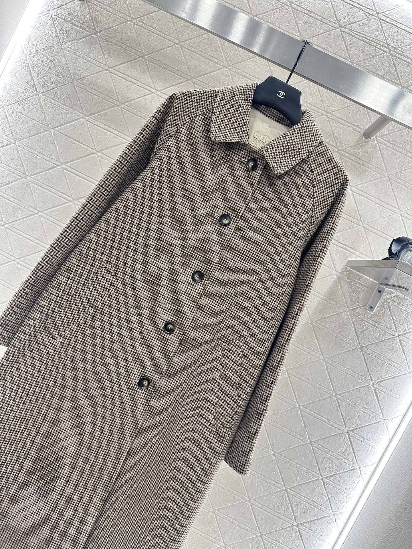 Miu  25fw rebellion trench coat