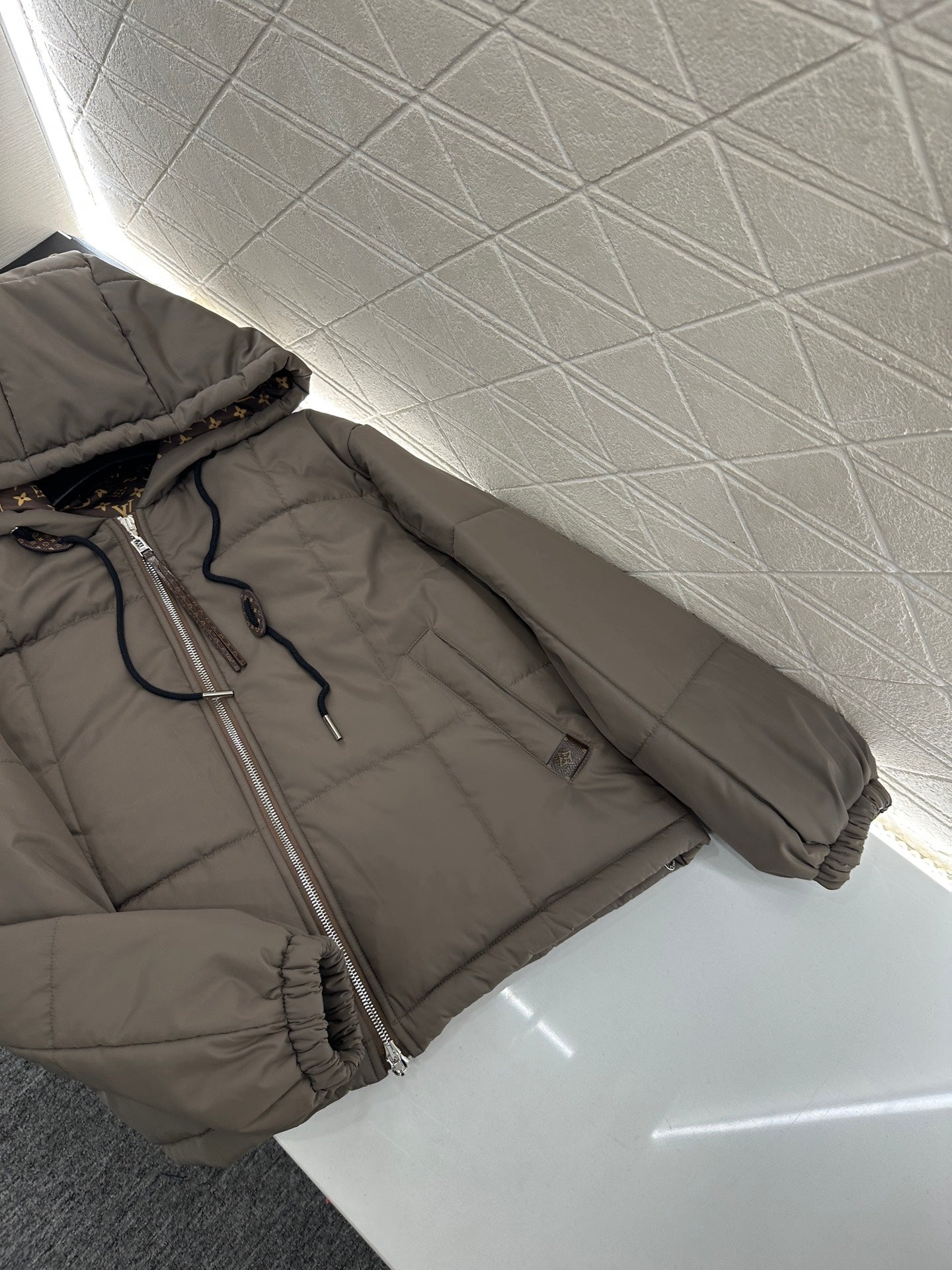 Louis 25fw down jacket