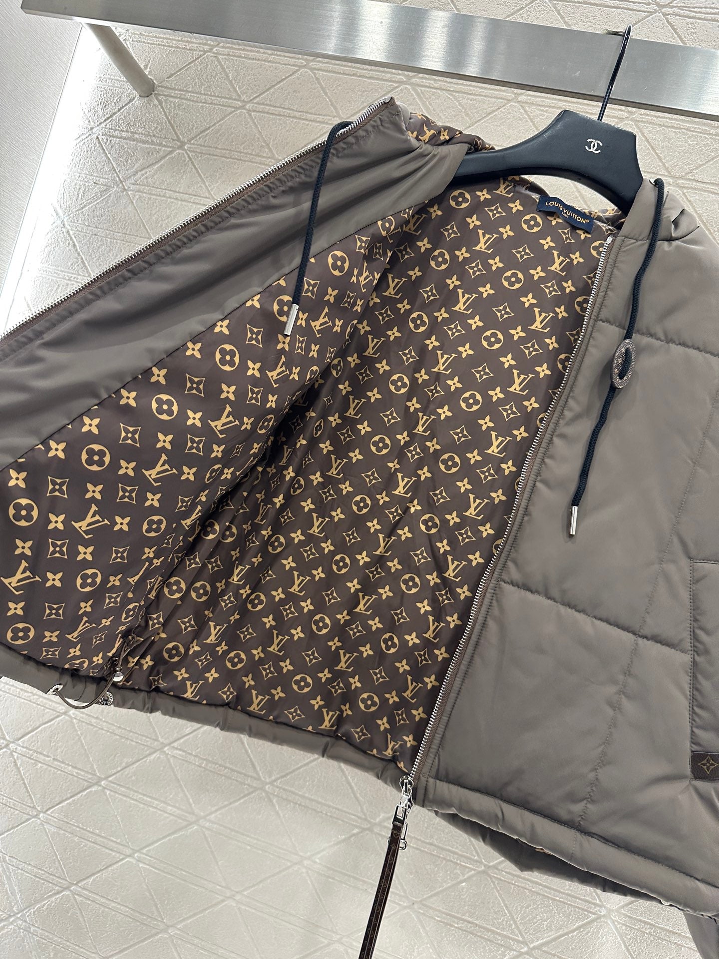 Louis 25fw down jacket