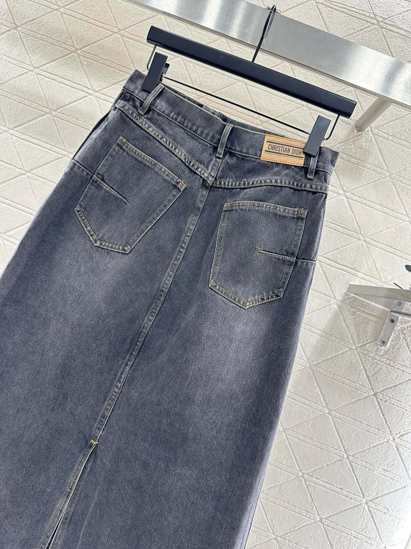 CD 25fw leisure skirt