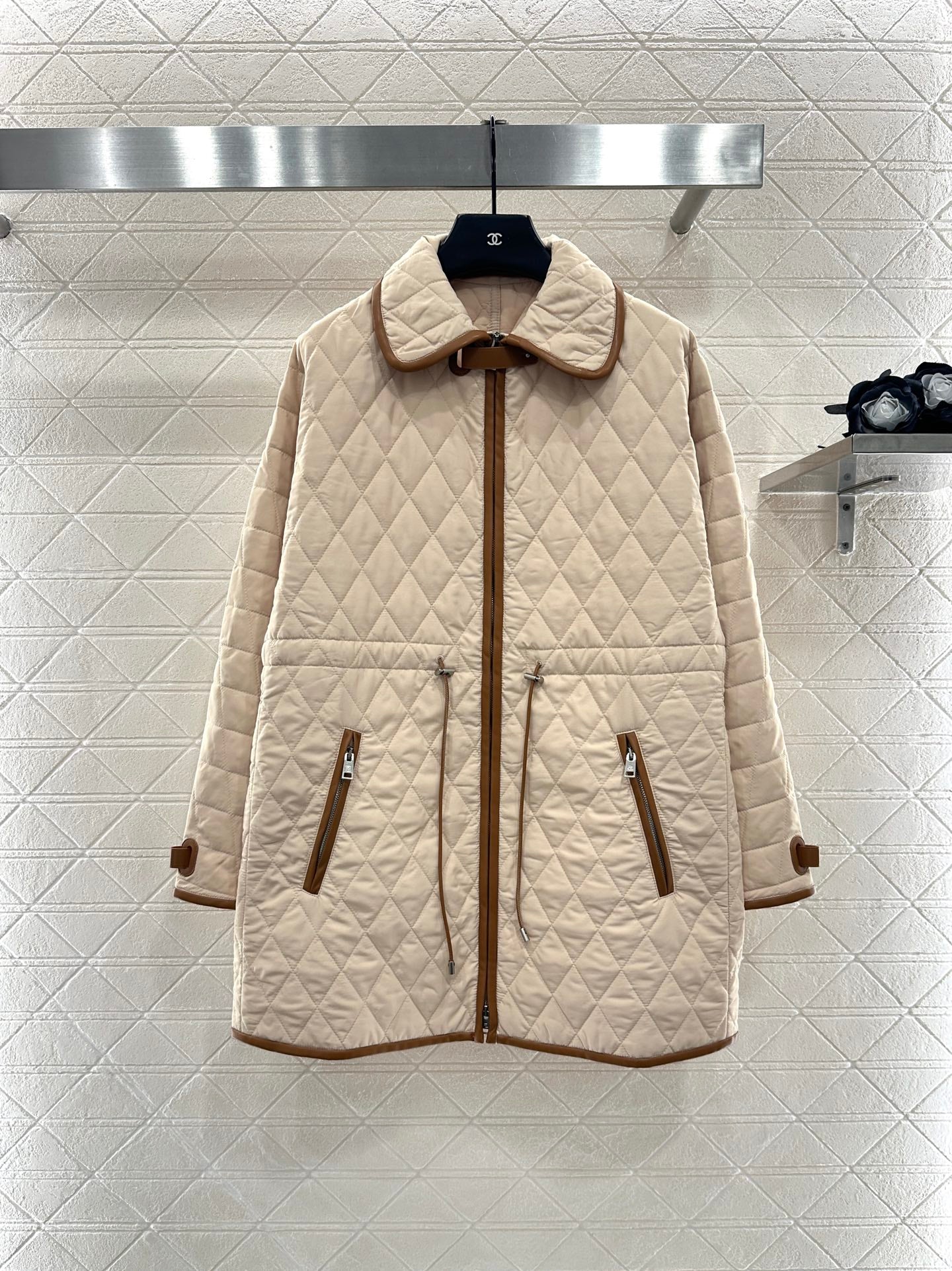 Loro 25fw down jacket