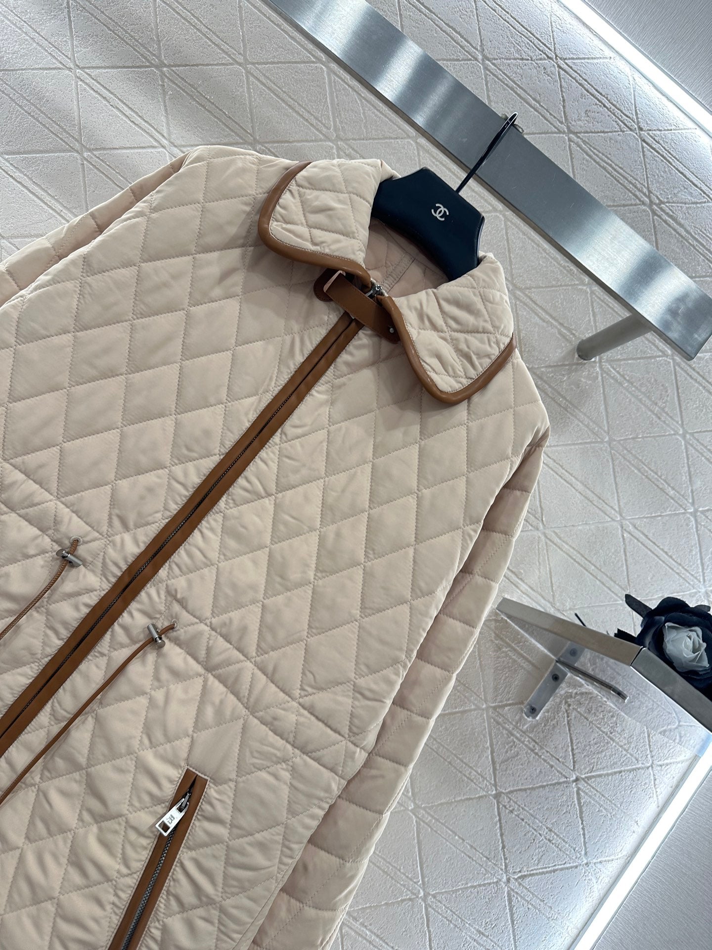 Loro 25fw down jacket