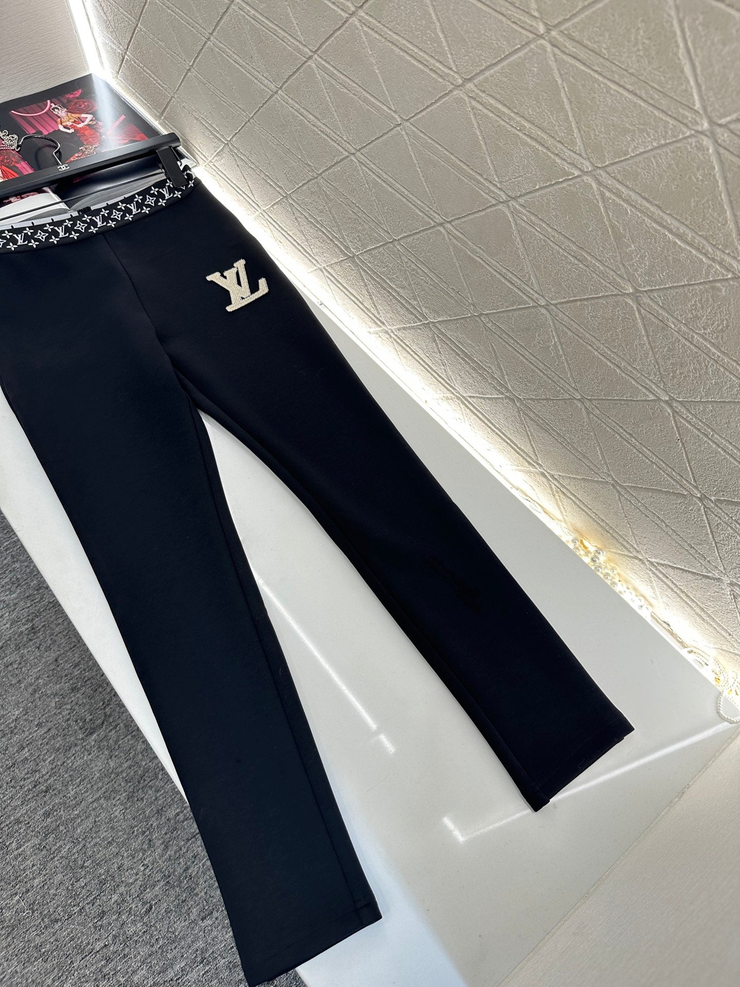 Louis 25fw jacquard pants