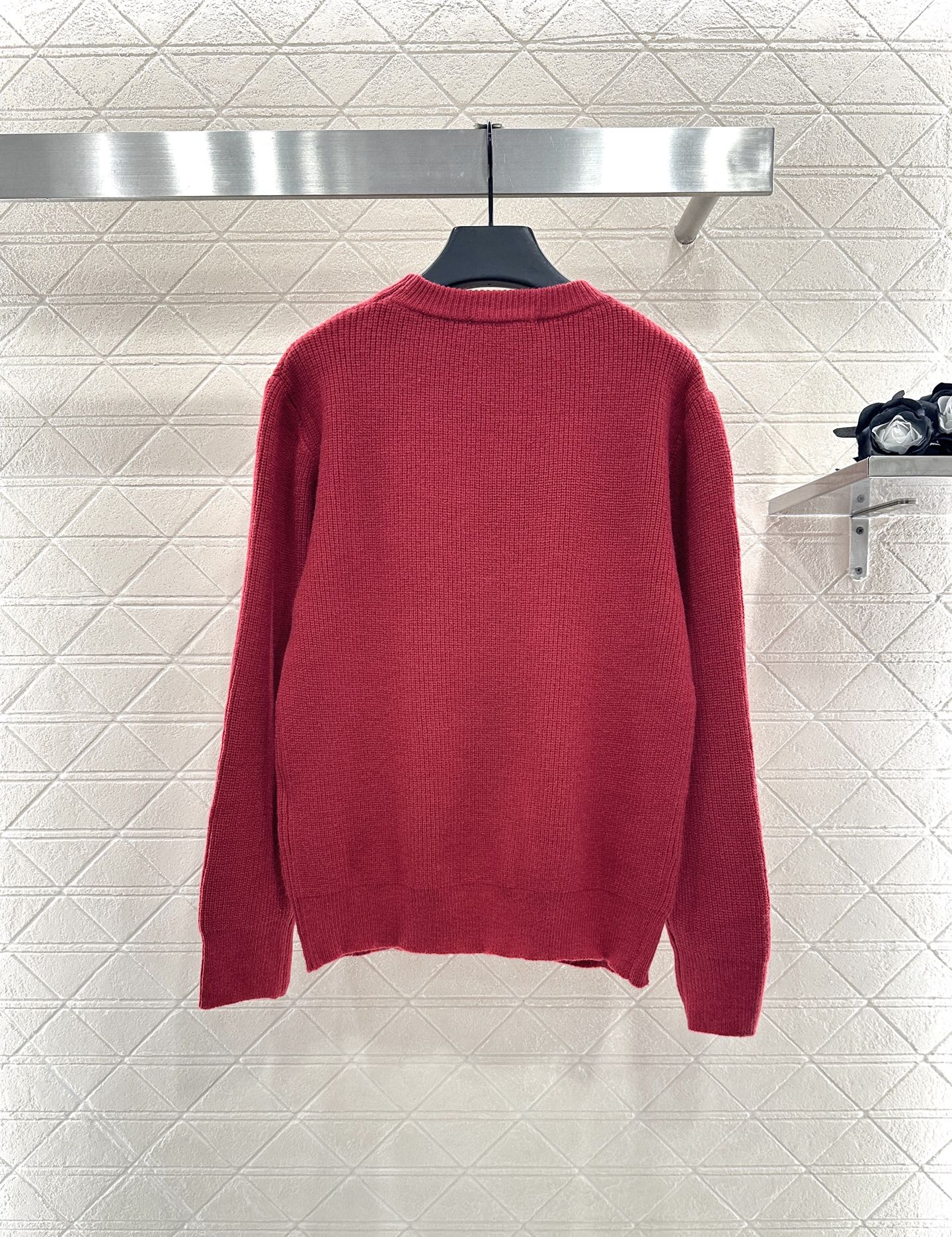 Guc 25fw embroidered sweater
